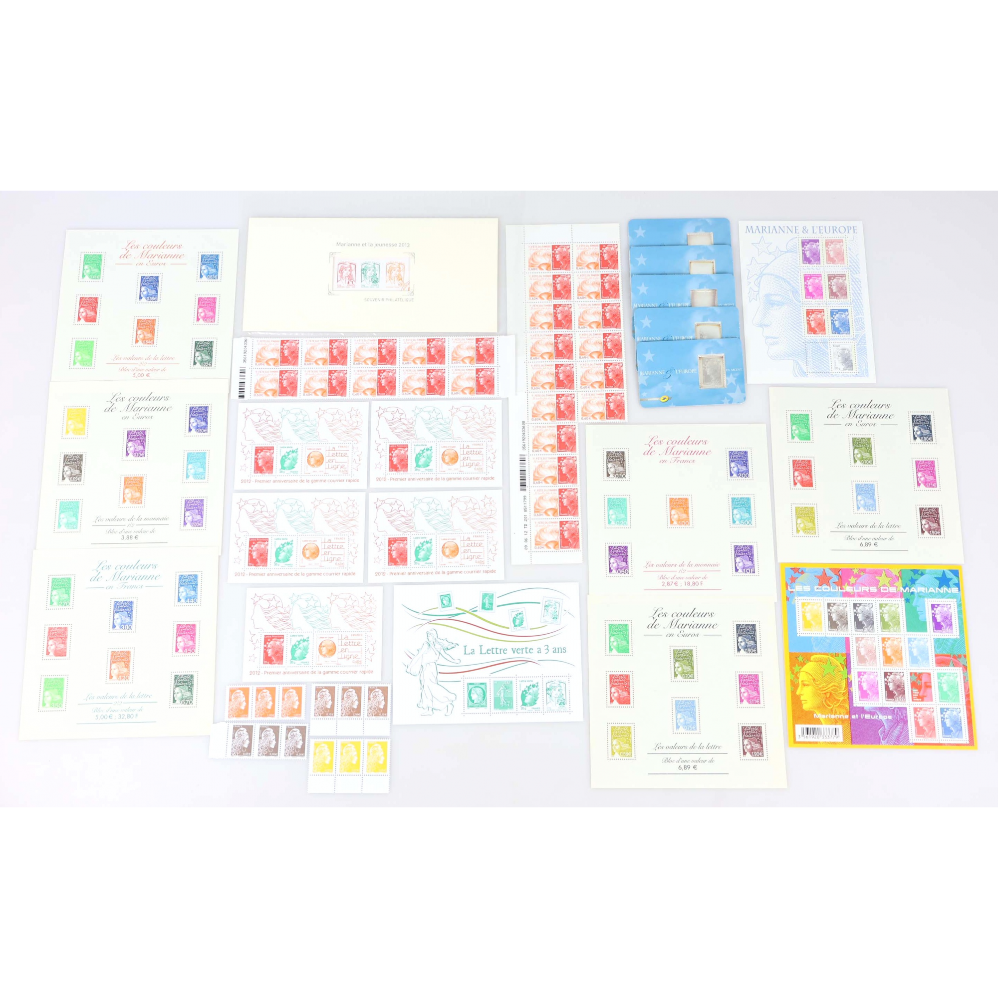 FRANCE LOT DE TIMBRES/BLOCS EN EUROS NEUFS** TYPE MARIANNE VALEUR FACIALE 128€