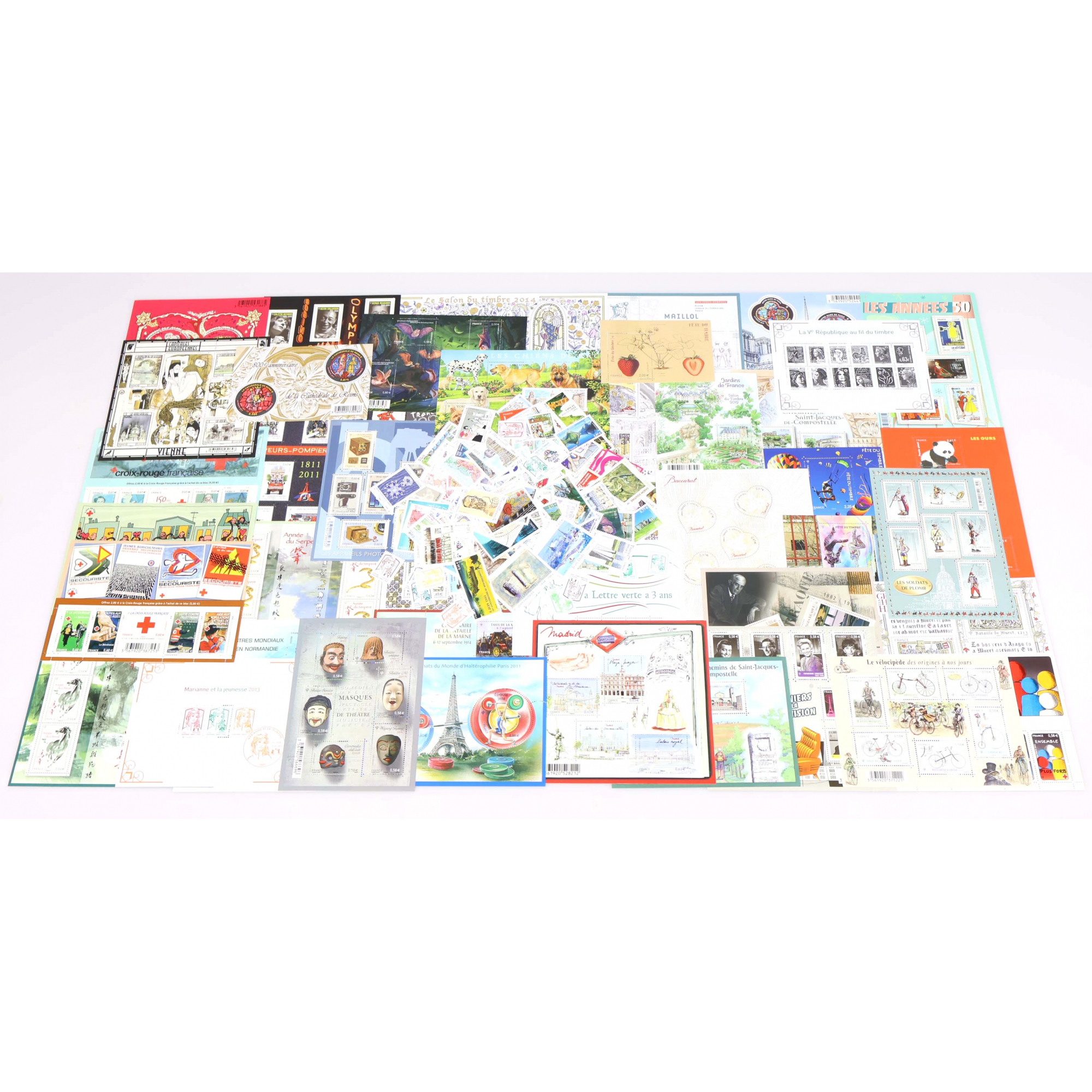 LOT DE TIMBRES ET BLOCS DE FRANCE DE 2011 A 2014 FACIALE ELEVEE TIMBRES NEUFS**
