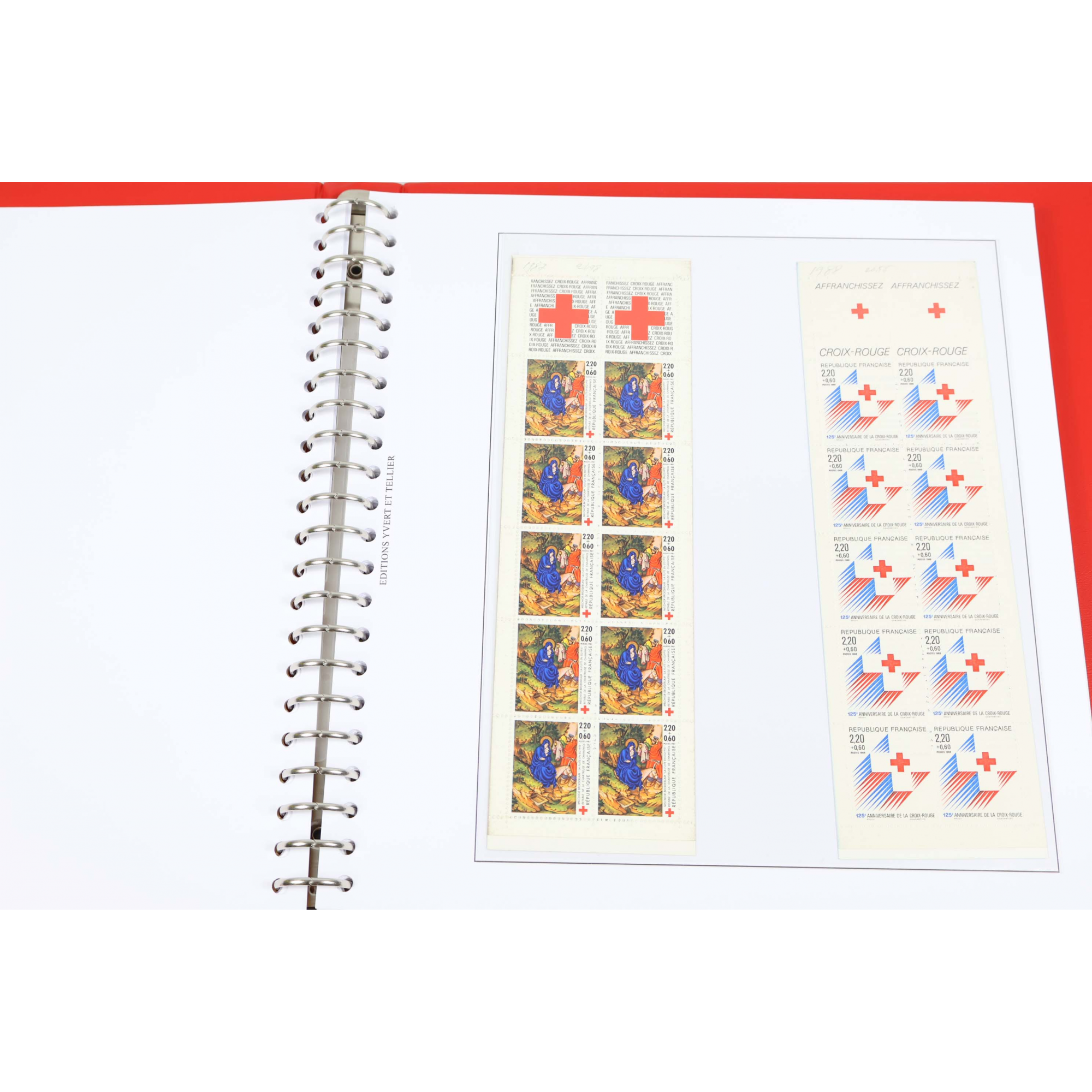 CLASSEUR HAUT DE GAMME YT AVEC CARNETS ET BLOCS CROIX-ROUGE TIMBRES NEUFS**