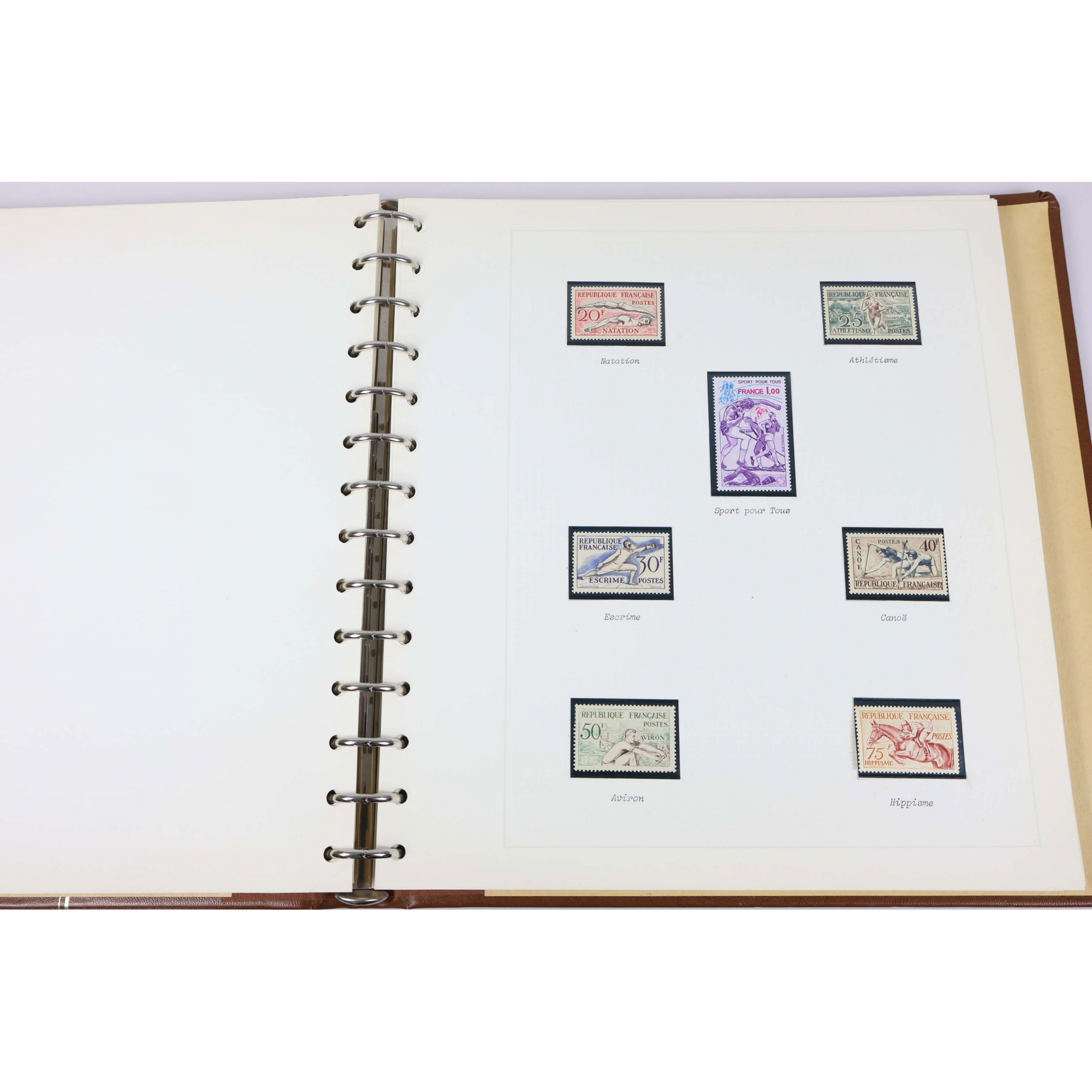 FRANCE, COLLECTION DE TIMBRES NEUFS** PA ET THÉMATIQUES SPORTS/TABLEAUX/CR/...