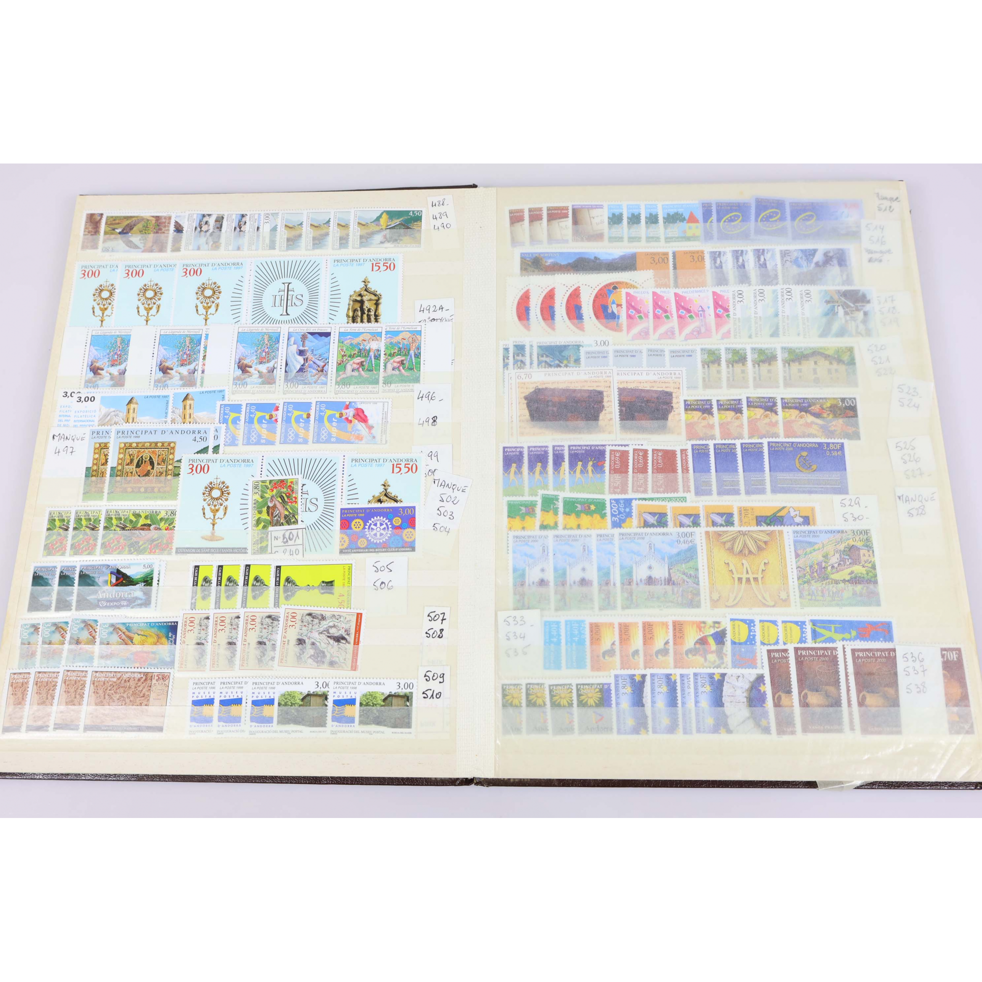 STOCK ANDORRE ENTRE 1982 ET 2010, TIMBRES NEUFS** VALEUR FACIALE 702€ STOCK ANDORRE ENTRE 1982 ET 2010, TIMBRES NEUFS** VALEUR FACIALE 702€