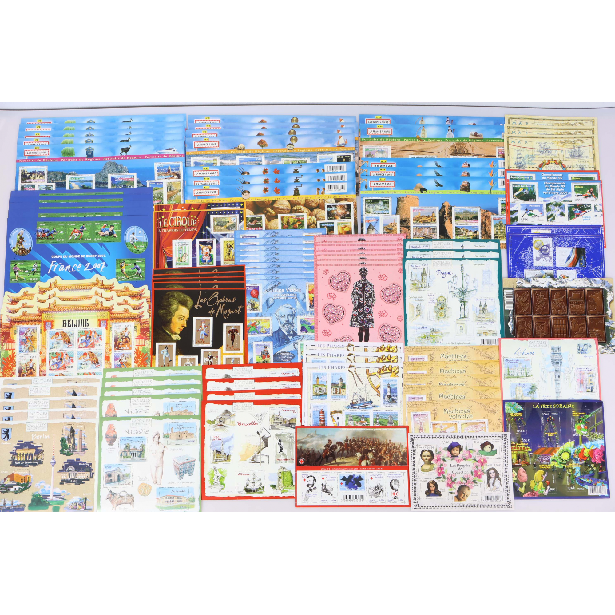 LOT IMPORTANT DE BLOCS-FEUILLETS EN EUROS TIMBRES NEUFS** FACIALE 305€