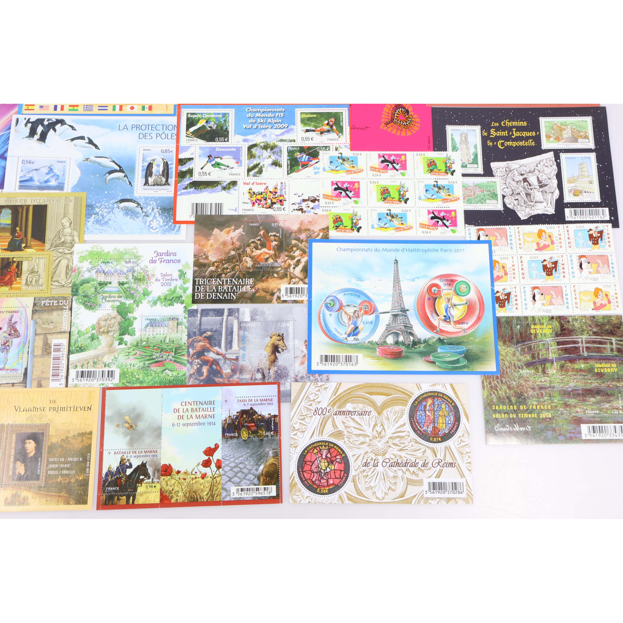 LOT DE BLOS FEUILLETS MODERNES EN EUROS IDÉAL AFFRANCHISSEMENT FACIALE 132€