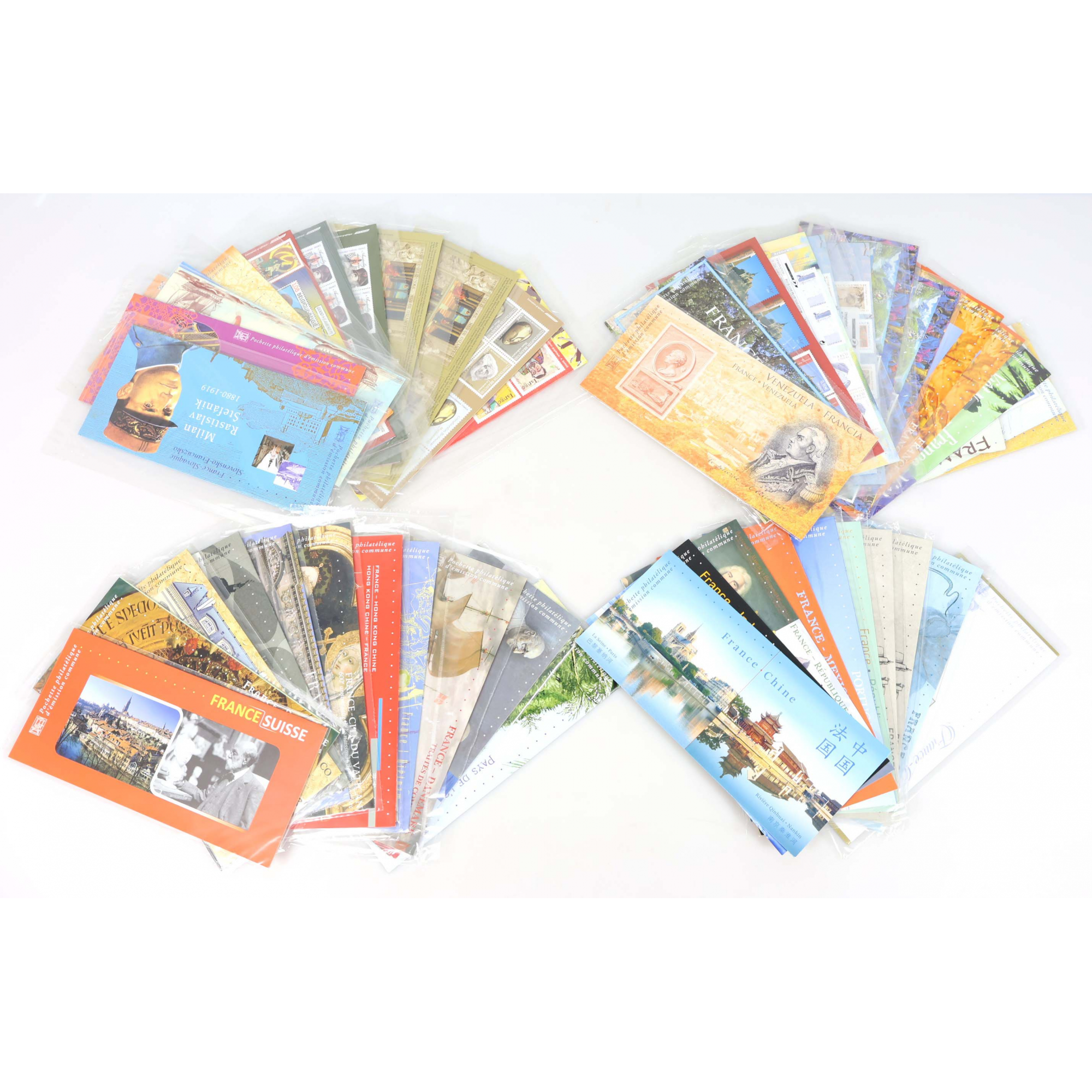 LOT DE 48 EMISSIONS COMMUNES DE 2001 À 2019 COMPLET + DOUBLES, COTE + DE 1000€