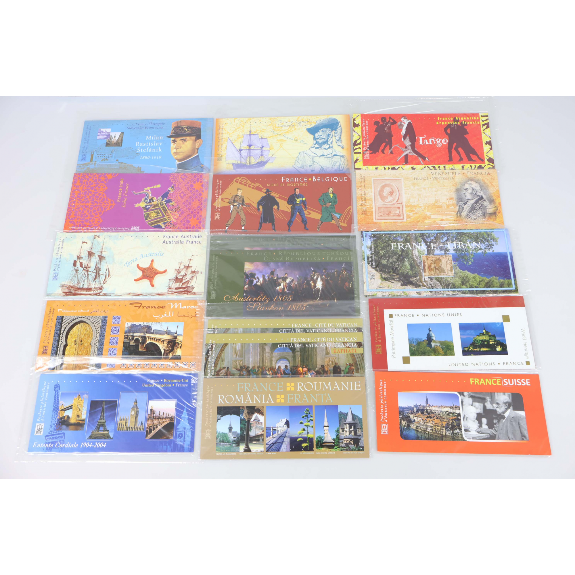 LOT DE 48 EMISSIONS COMMUNES DE 2001 À 2019 COMPLET + DOUBLES, COTE + DE 1000€