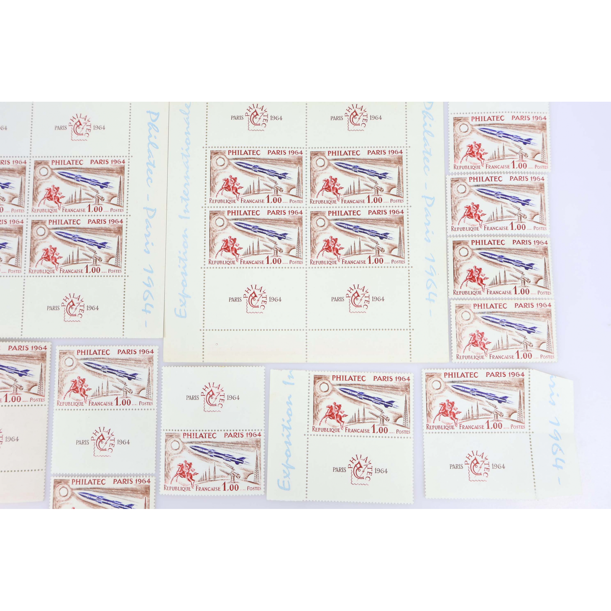 FRANCE N°1422 LOT DE 46 TIMBRES NEUFS ** EXPOSITION PHILATEC 1964 AVEC VIGNETTES