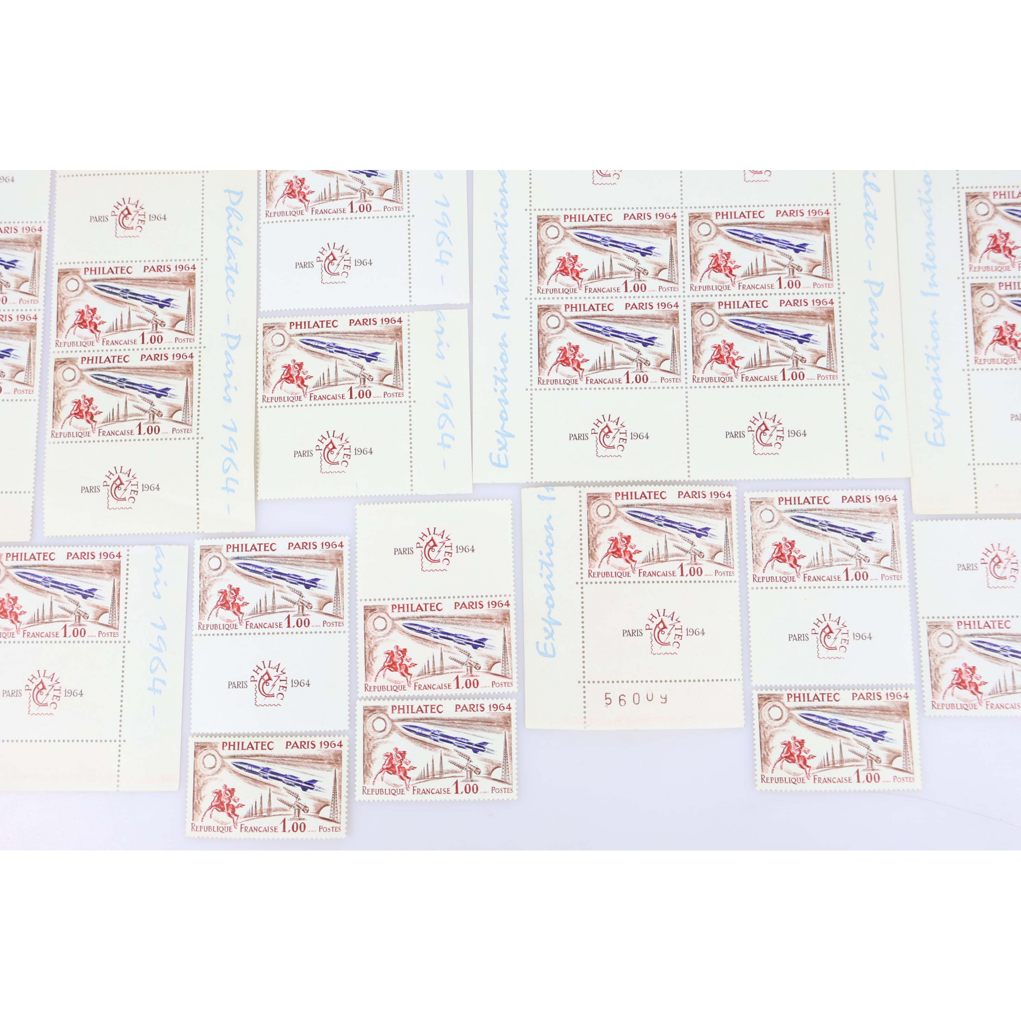 FRANCE N°1422 LOT DE 46 TIMBRES NEUFS ** EXPOSITION PHILATEC 1964 AVEC VIGNETTES