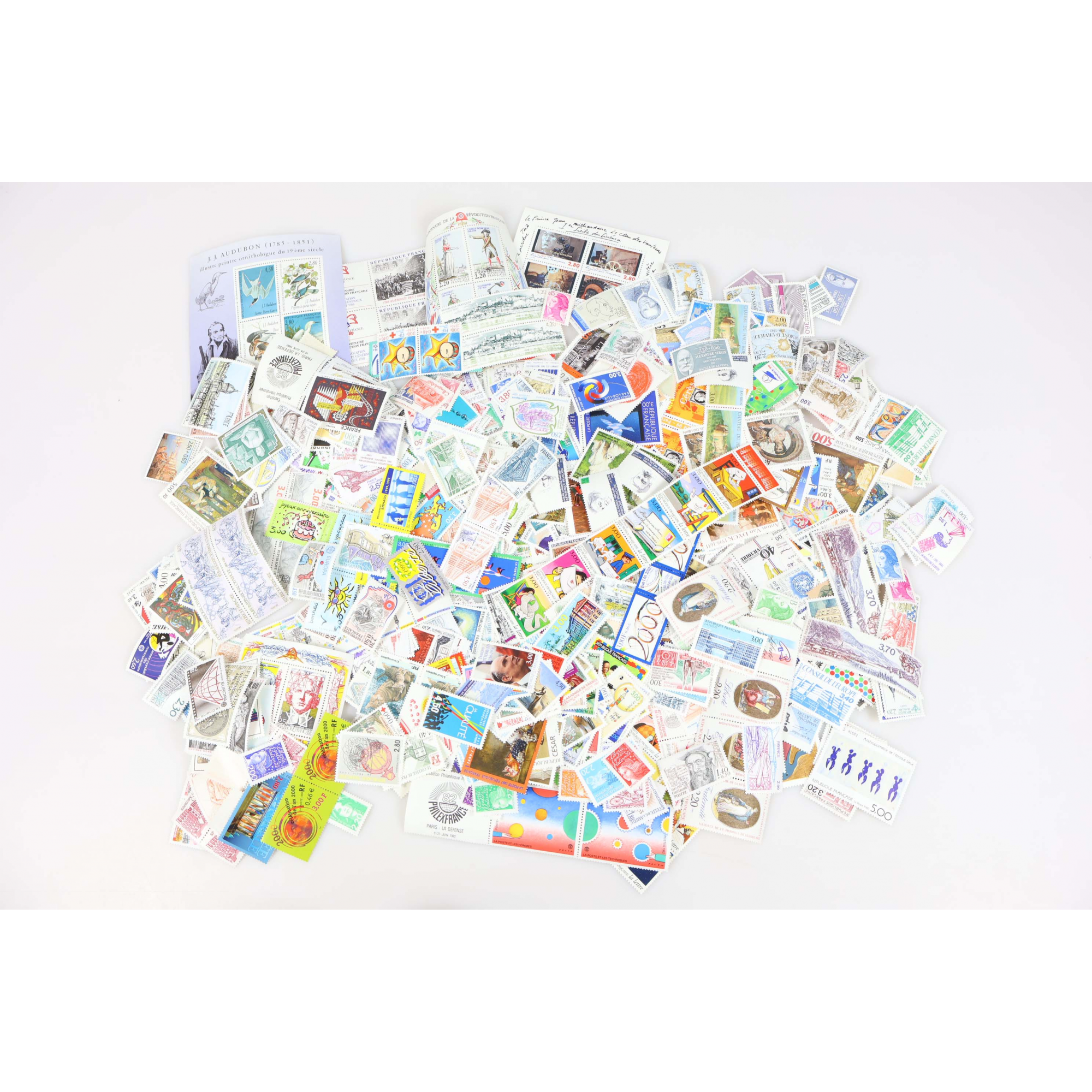 LOT IMPORTANT DE TIMBRES POUR AFFRANCHIR FACIALE 3564 FFR TIMBRES NEUFS**