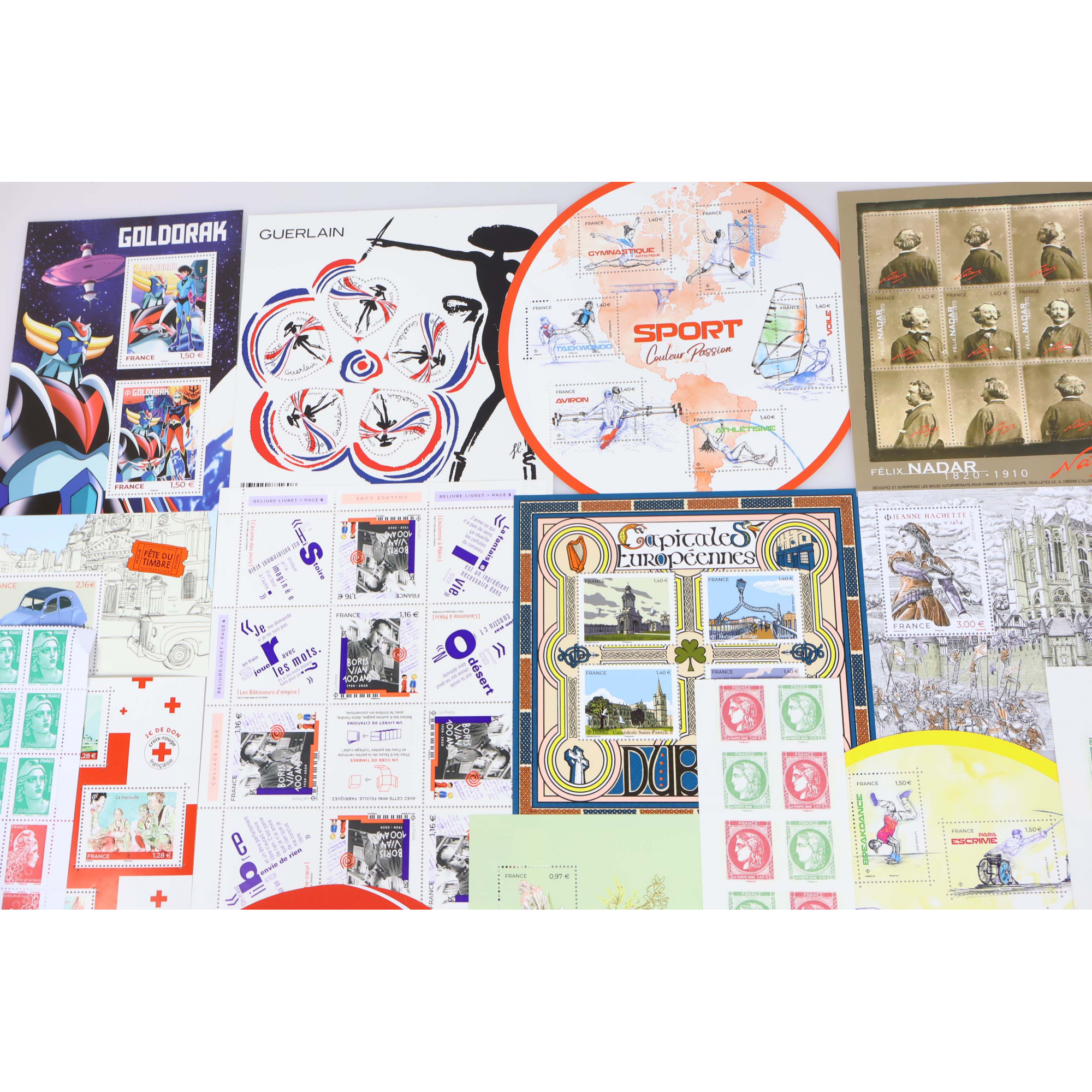 LOT DE BLOCS-FEUILLETS ET TIMBRES NEUFS** DE 2020 ET 2021 FACIALE 311€
