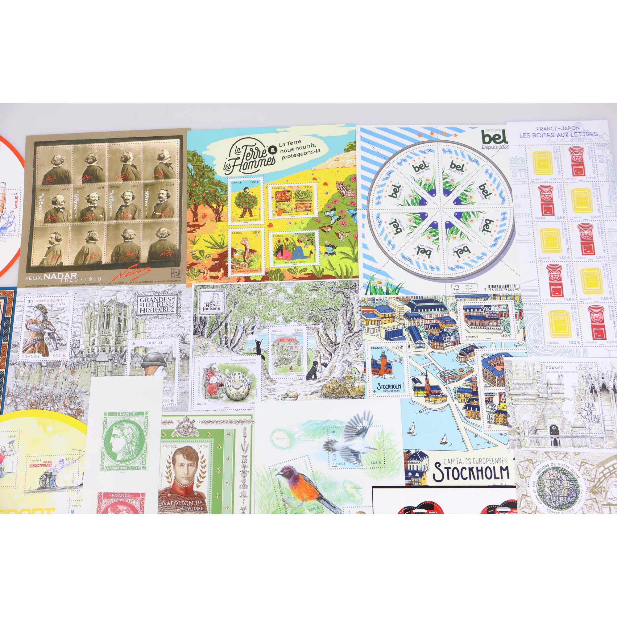 LOT DE BLOCS-FEUILLETS ET TIMBRES NEUFS** DE 2020 ET 2021 FACIALE 311€