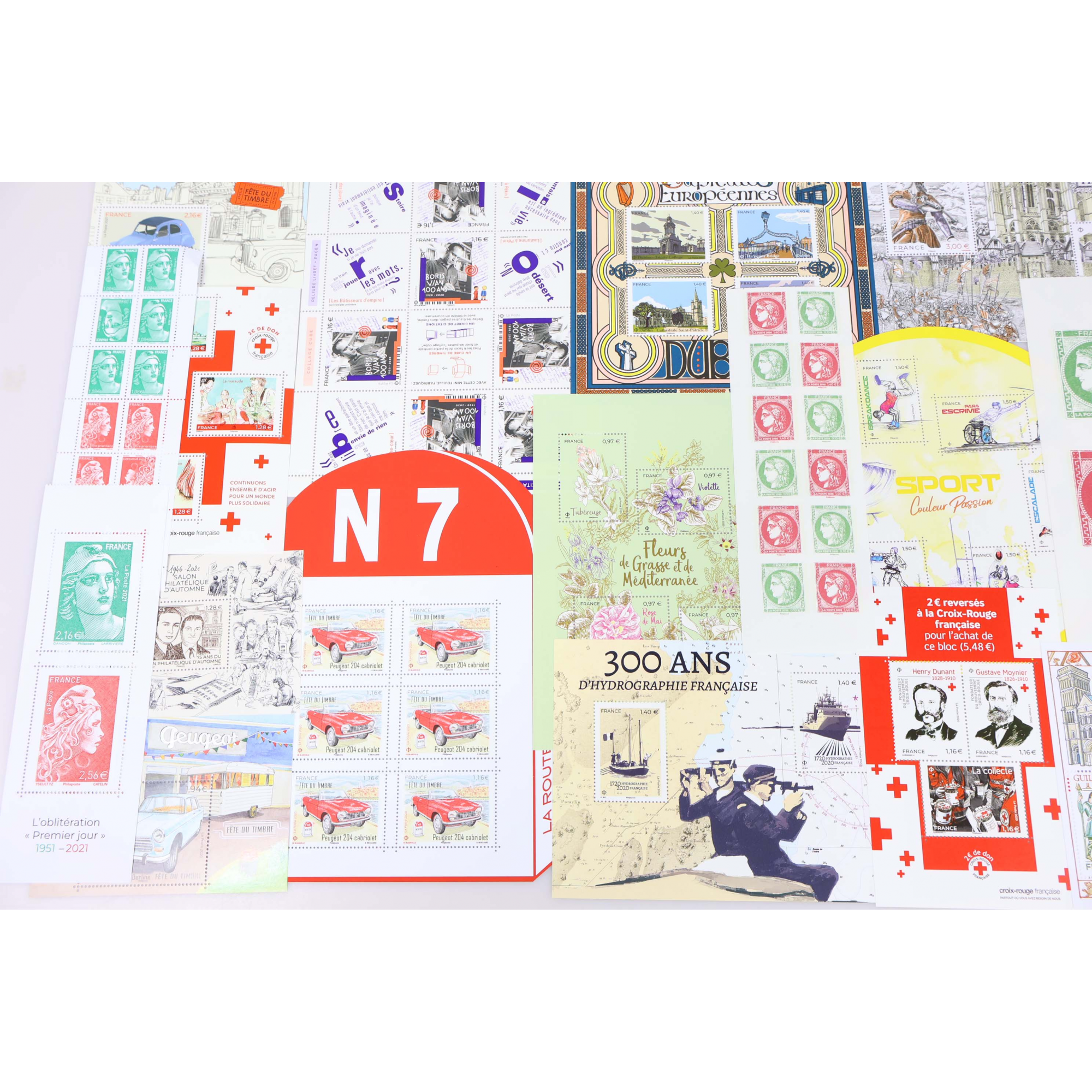 LOT DE BLOCS-FEUILLETS ET TIMBRES NEUFS** DE 2020 ET 2021 FACIALE 311€