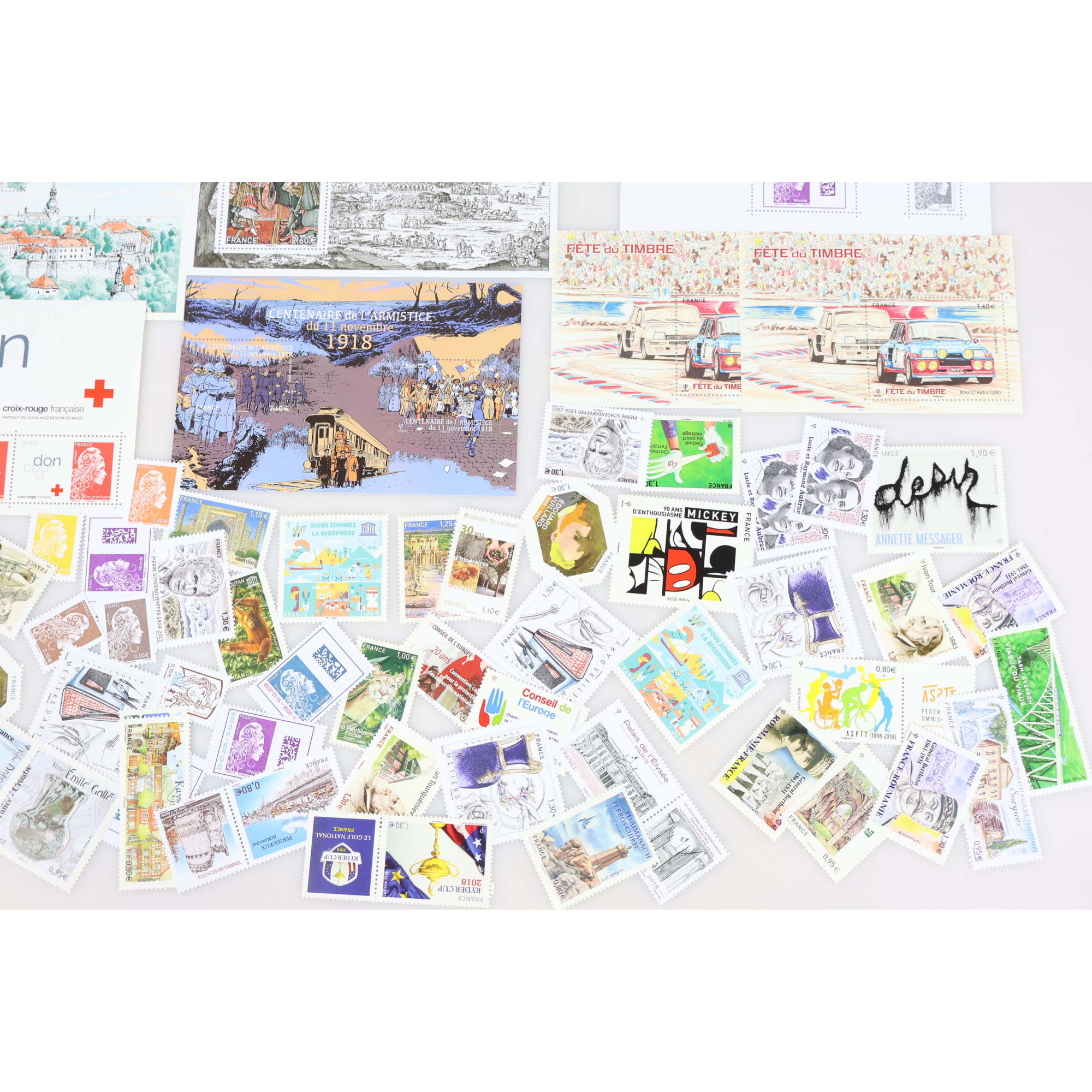 LOT DE BLOCS-FEUILLETS ET TIMBRES NEUFS** DE FRANCE DE 2018 FACIALE 150€