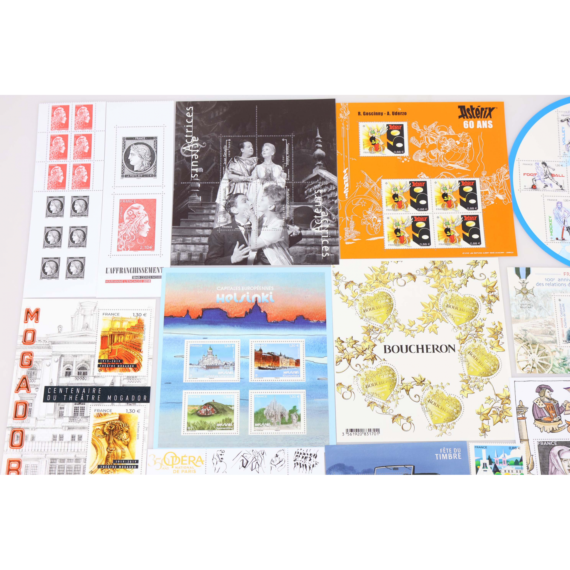 LOT DE BLOCS-FEUILLETS ET TIMBRES NEUFS** DE FRANCE DE 2019 FACIALE 122€