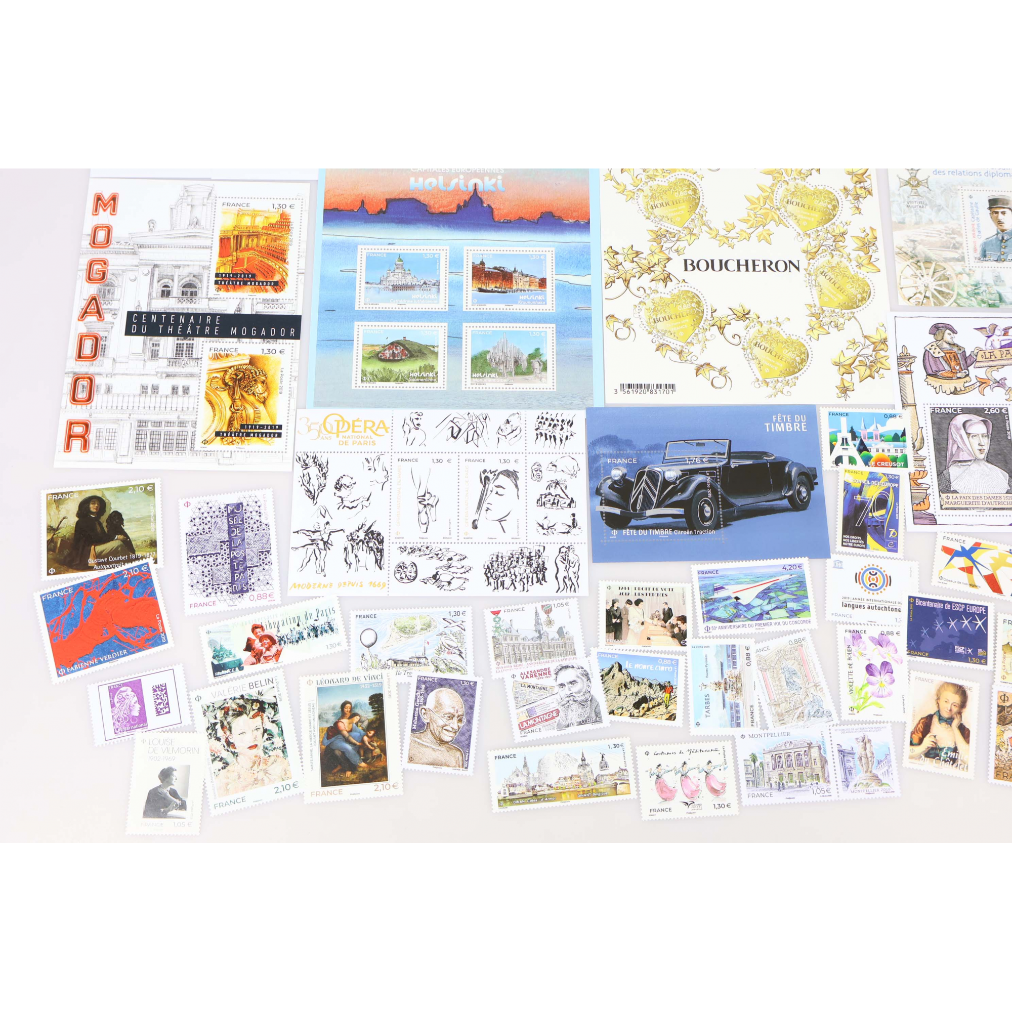 LOT DE BLOCS-FEUILLETS ET TIMBRES NEUFS** DE FRANCE DE 2019 FACIALE 122€