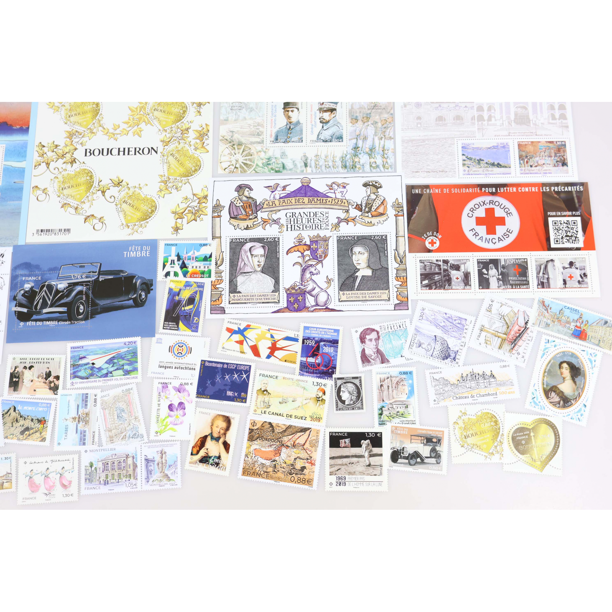 LOT DE BLOCS-FEUILLETS ET TIMBRES NEUFS** DE FRANCE DE 2019 FACIALE 122€