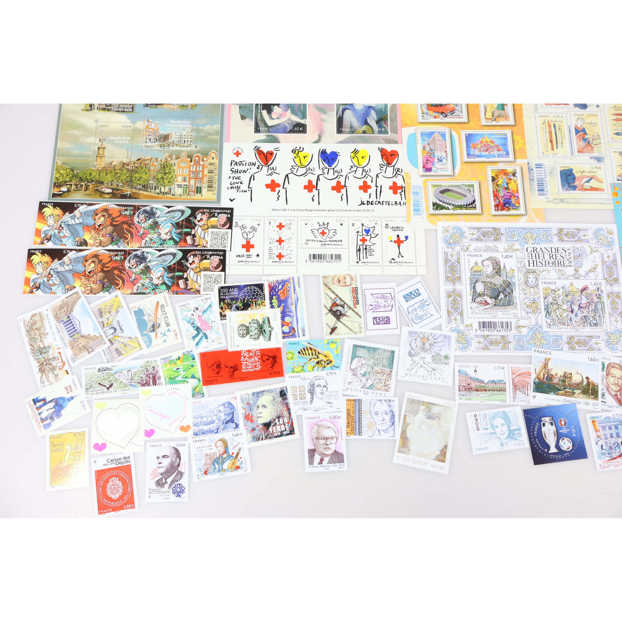LOT DE BLOCS-FEUILLETS ET TIMBRES NEUFS** DE FRANCE DE 2016 FACIALE 113€