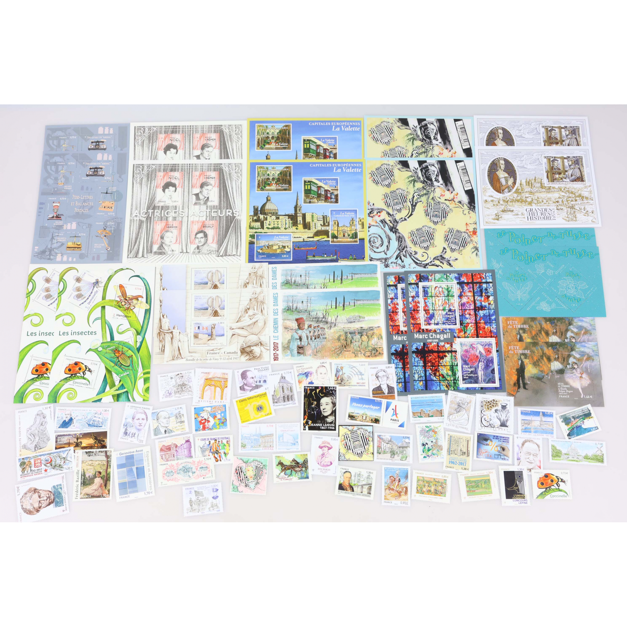 COLLECTION DE TIMBRES NEUFS** DE FRANCE DE L'ANNÉE 2017 AVEC DES DOUBLES