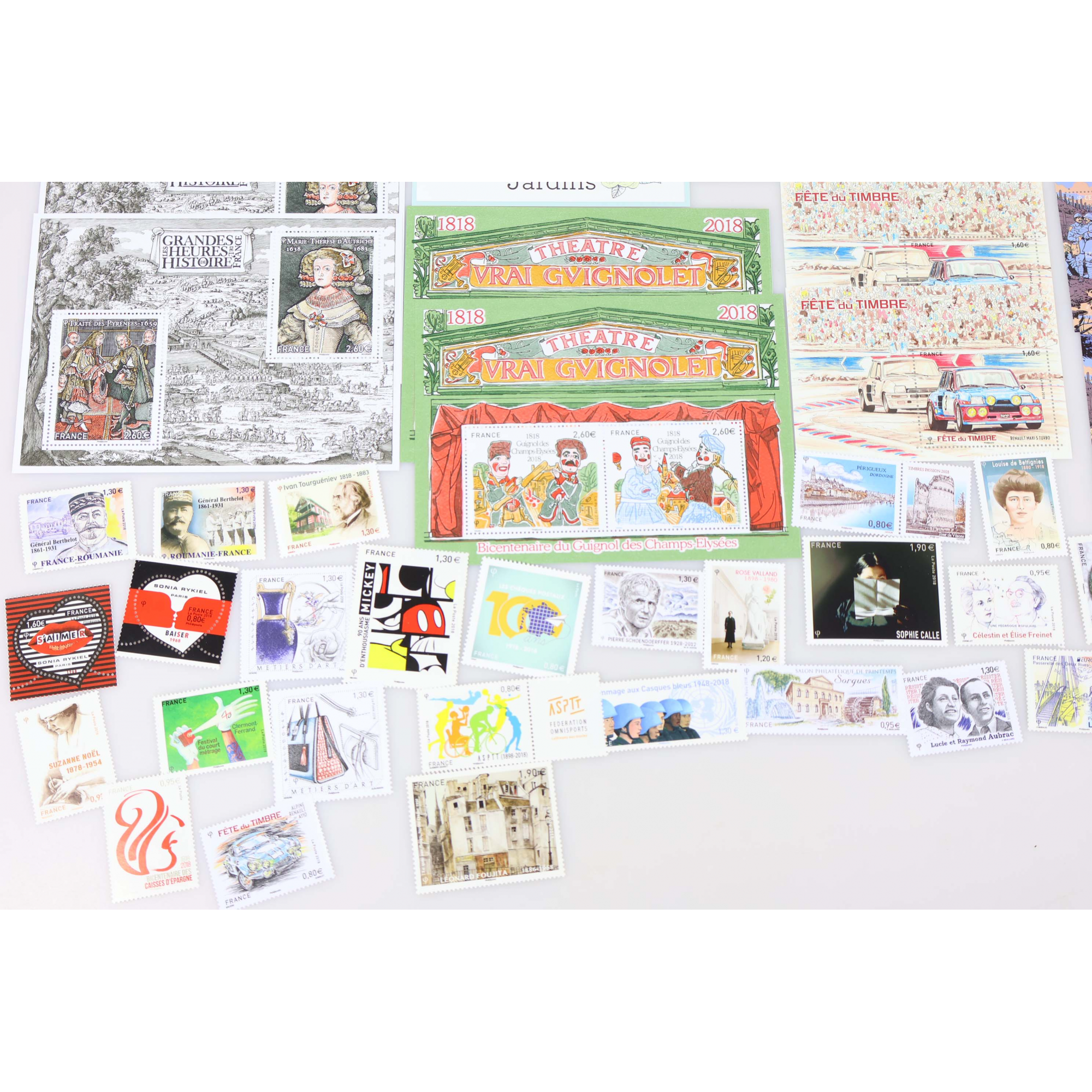 COLLECTION DE TIMBRES NEUFS** DE FRANCE DE L'ANNÉE 2018 AVEC DES DOUBLES