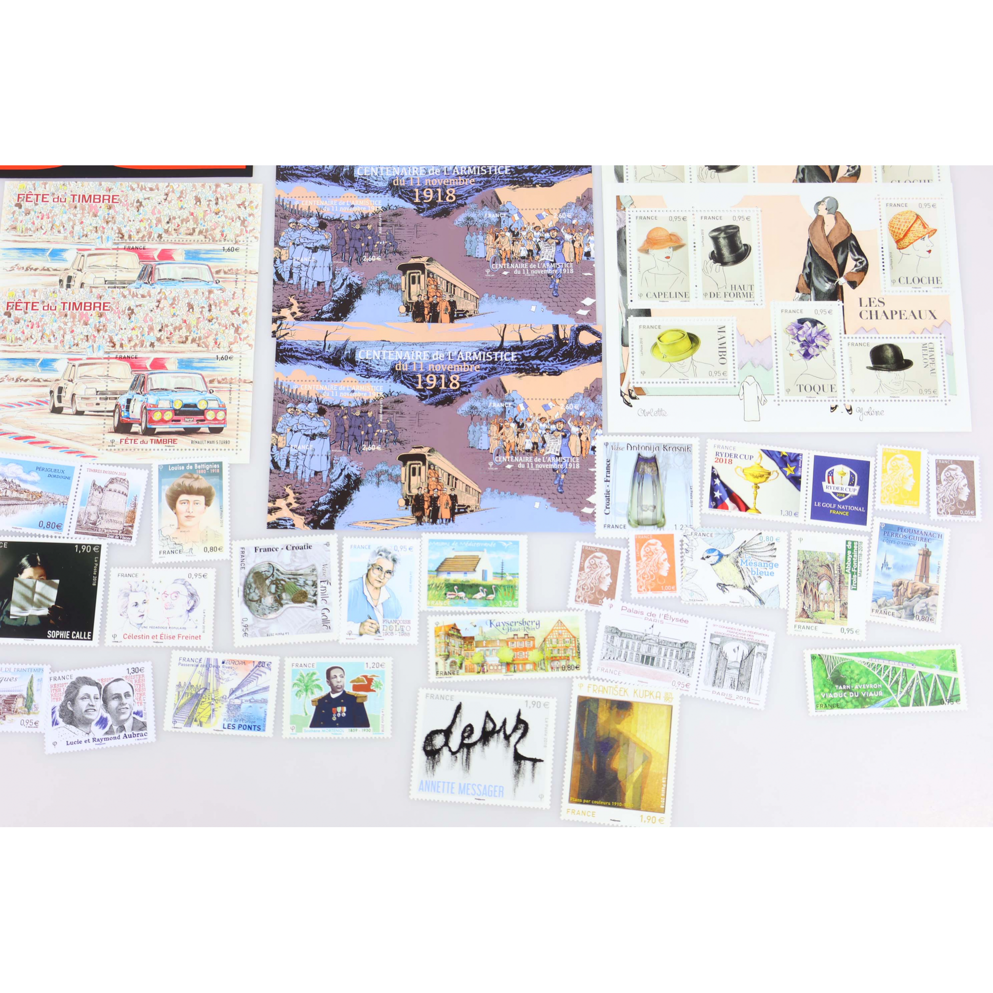 COLLECTION DE TIMBRES NEUFS** DE FRANCE DE L'ANNÉE 2018 AVEC DES DOUBLES