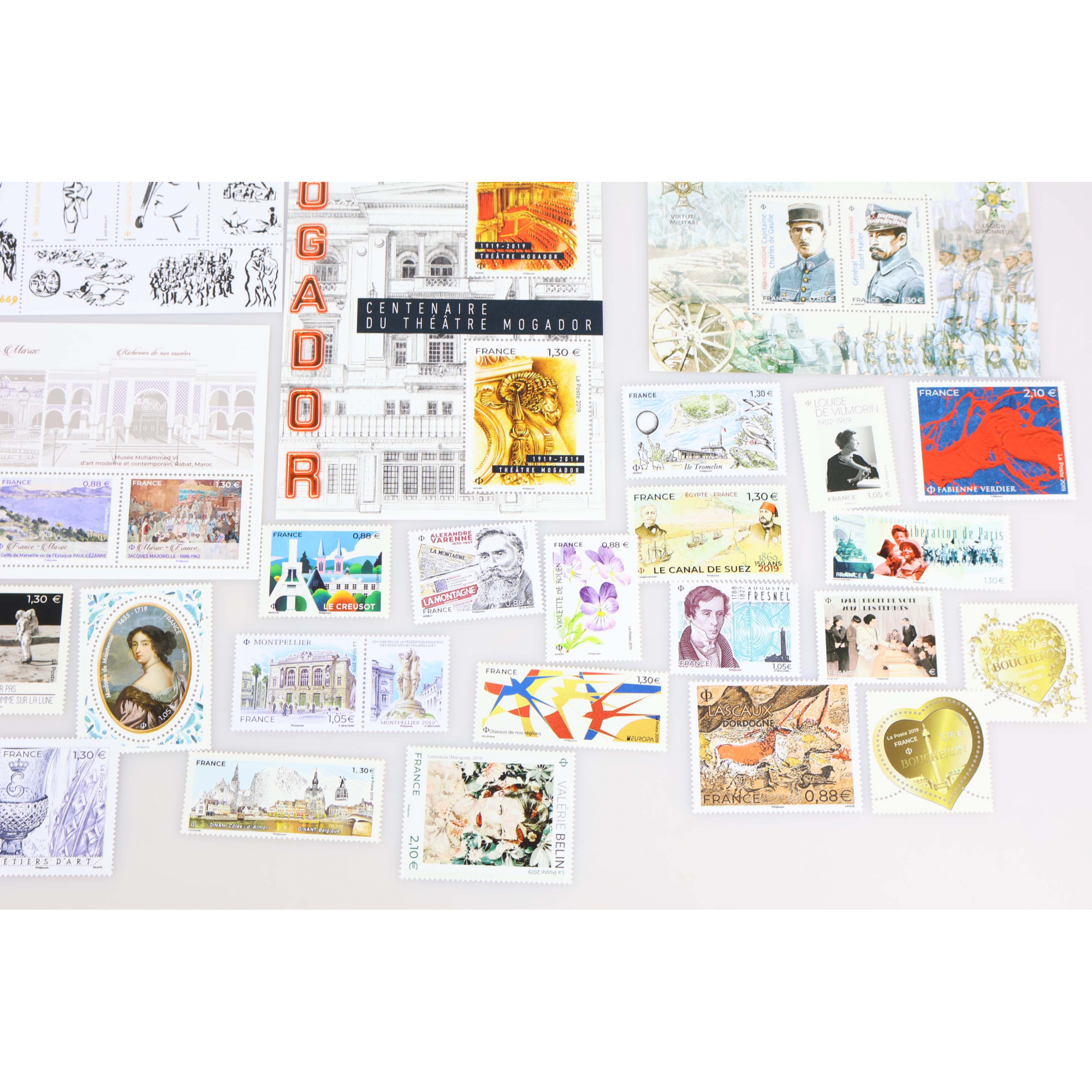 LOT DE TIMBRES ET BLOCS NEUFS** DE FRANCE DE L'ANNÉE 2019 FACIALE 90€