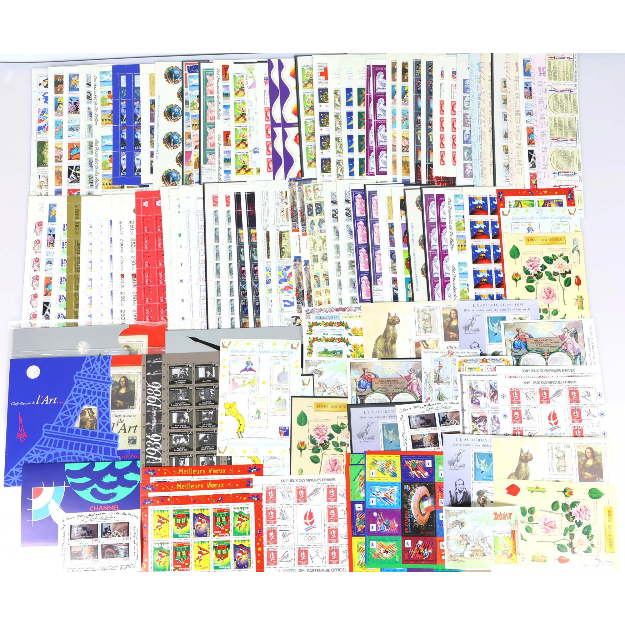LOT DE CARNETS ET BLOCS EN FRANCS TIMBRES NEUFS** VALEUR FACIALE 2143 FFR
