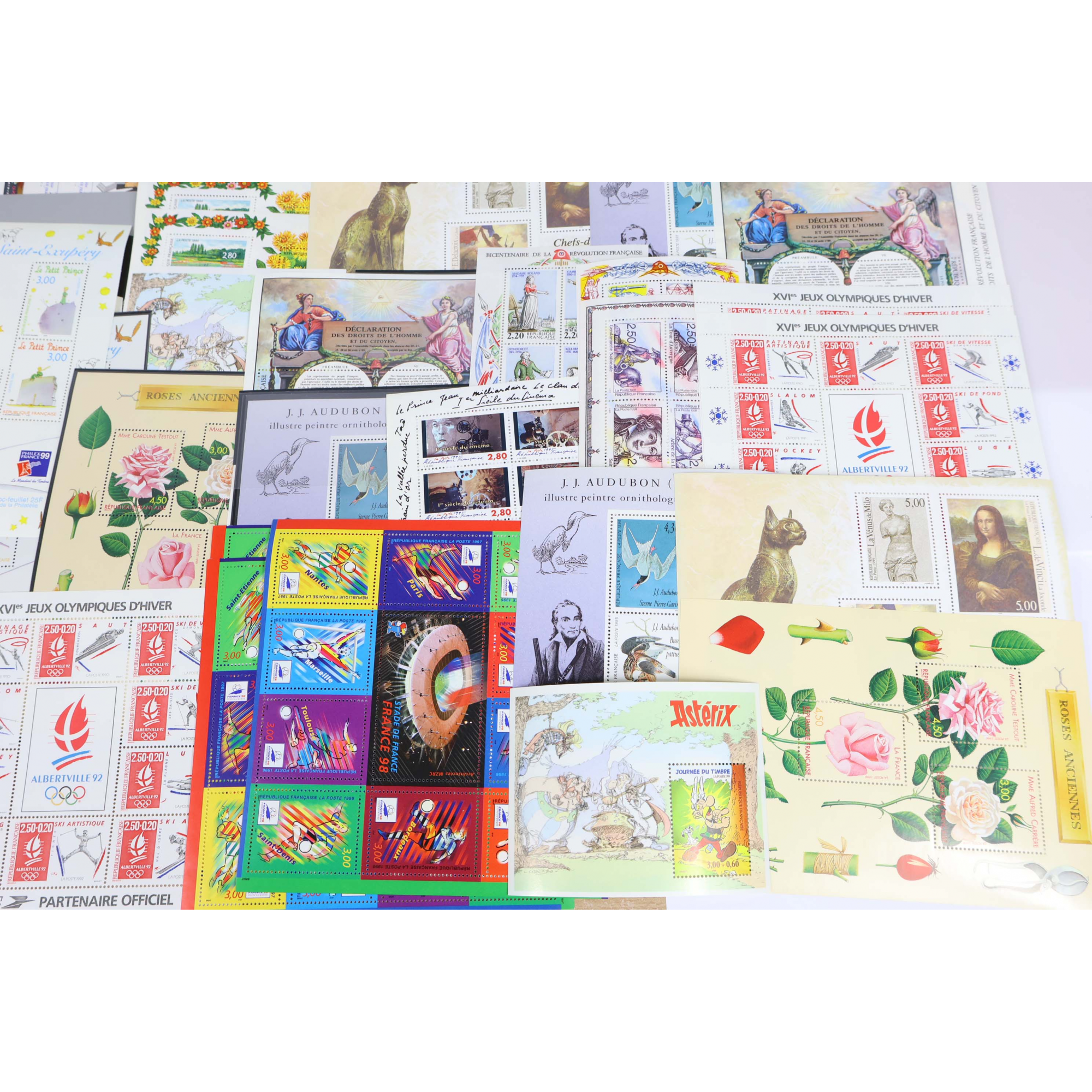 LOT DE CARNETS ET BLOCS EN FRANCS TIMBRES NEUFS** VALEUR FACIALE 2143 FFR