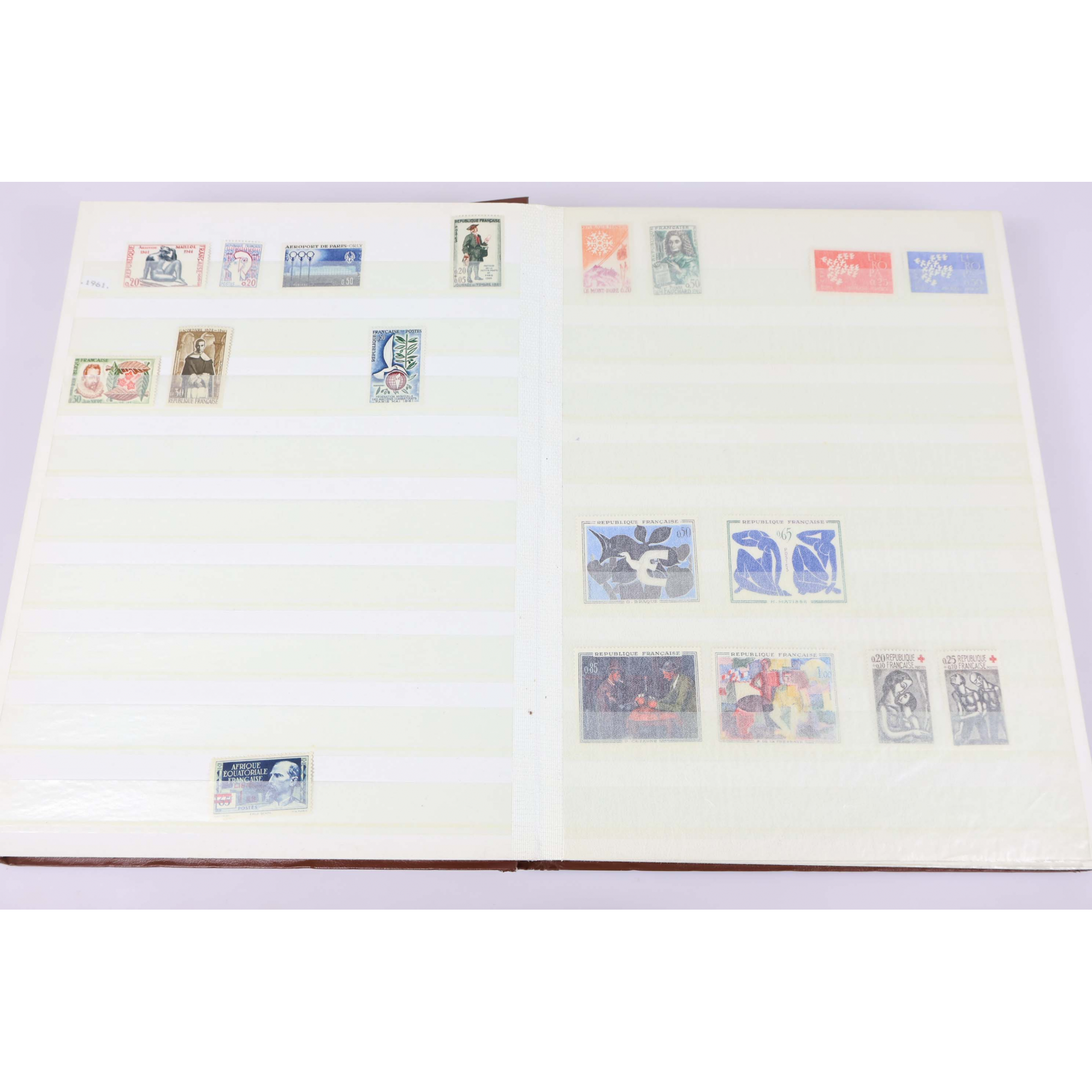 COLLECTION DE TIMBRES DE FR DE 1961 A 1982 + FINS DE CATALOGUE PARFOIS ANCIENS