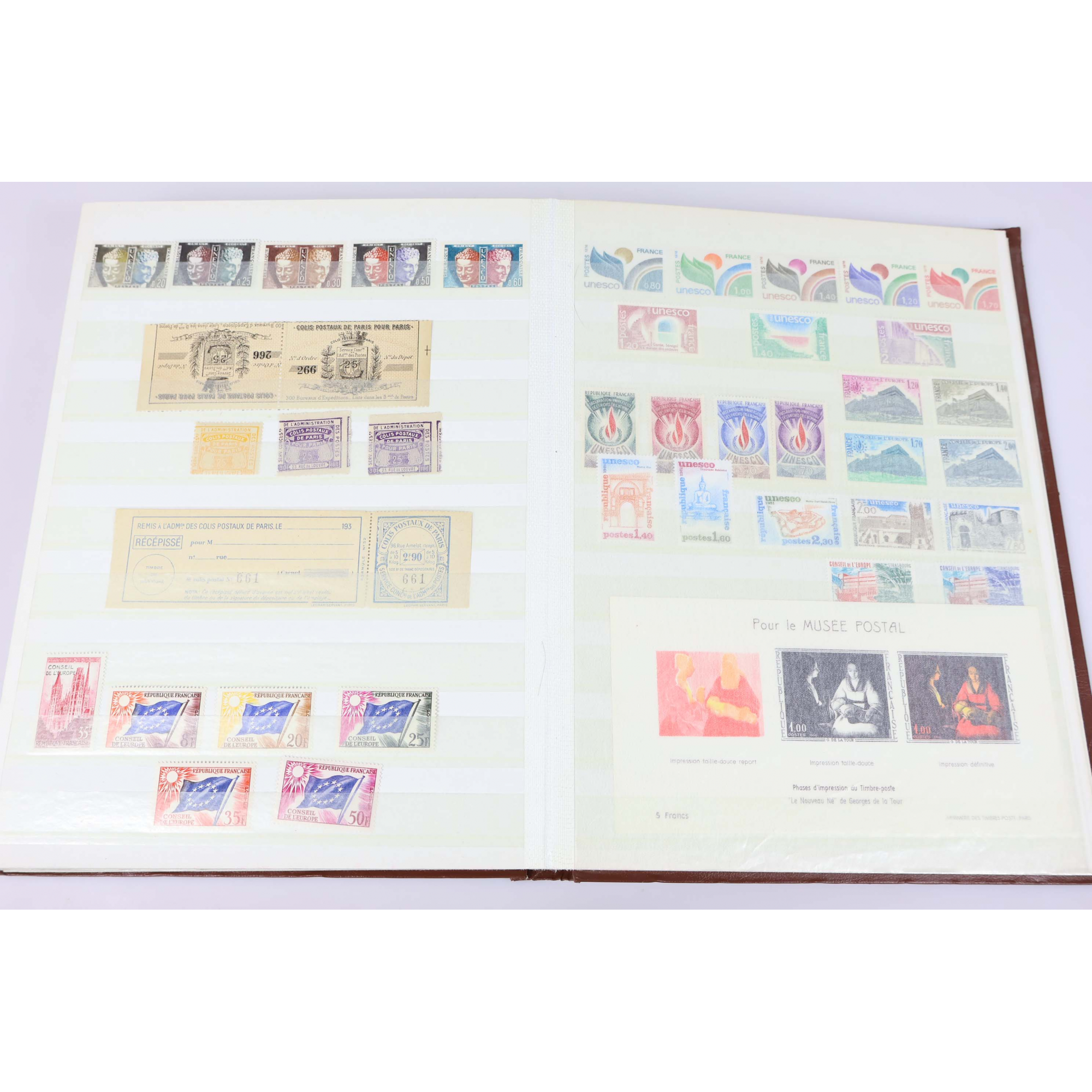 COLLECTION DE TIMBRES DE FR DE 1961 A 1982 + FINS DE CATALOGUE PARFOIS ANCIENS