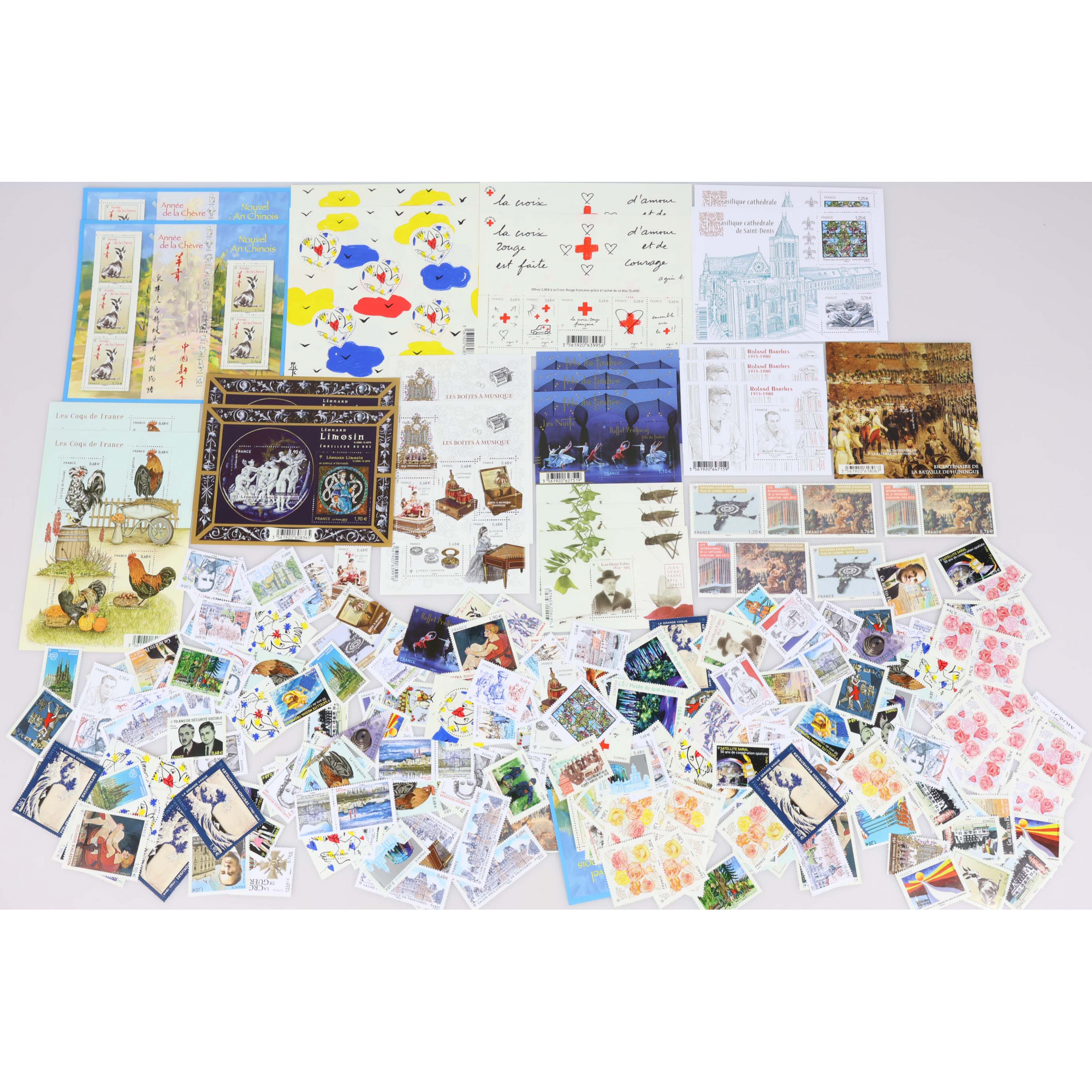 FRANCE LOT DE 2015 TIMBRES ET BLOCS-FEUILLETS NEUFS** PLUSIEURS EX, FACIALE 295€