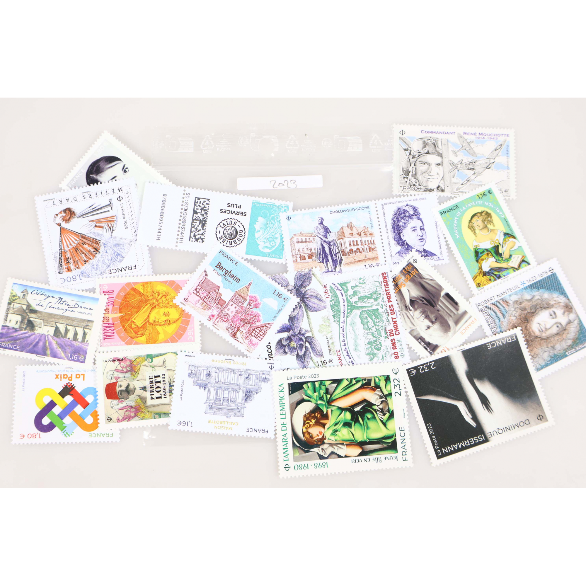 LOT DE TIMBRES-POSTE NEUFS** DES ANNÉES 2022 A 2025 POCHETTES ANNÉES SÉPARÉES