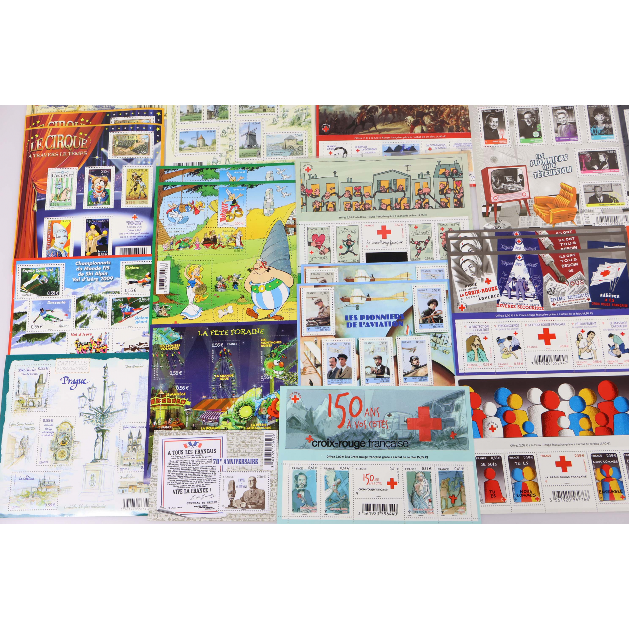 LOT DE BLOCS-FEUILLETS TIMBRES DE FRANCE EN EUROS VALEUR FACIALE 165€