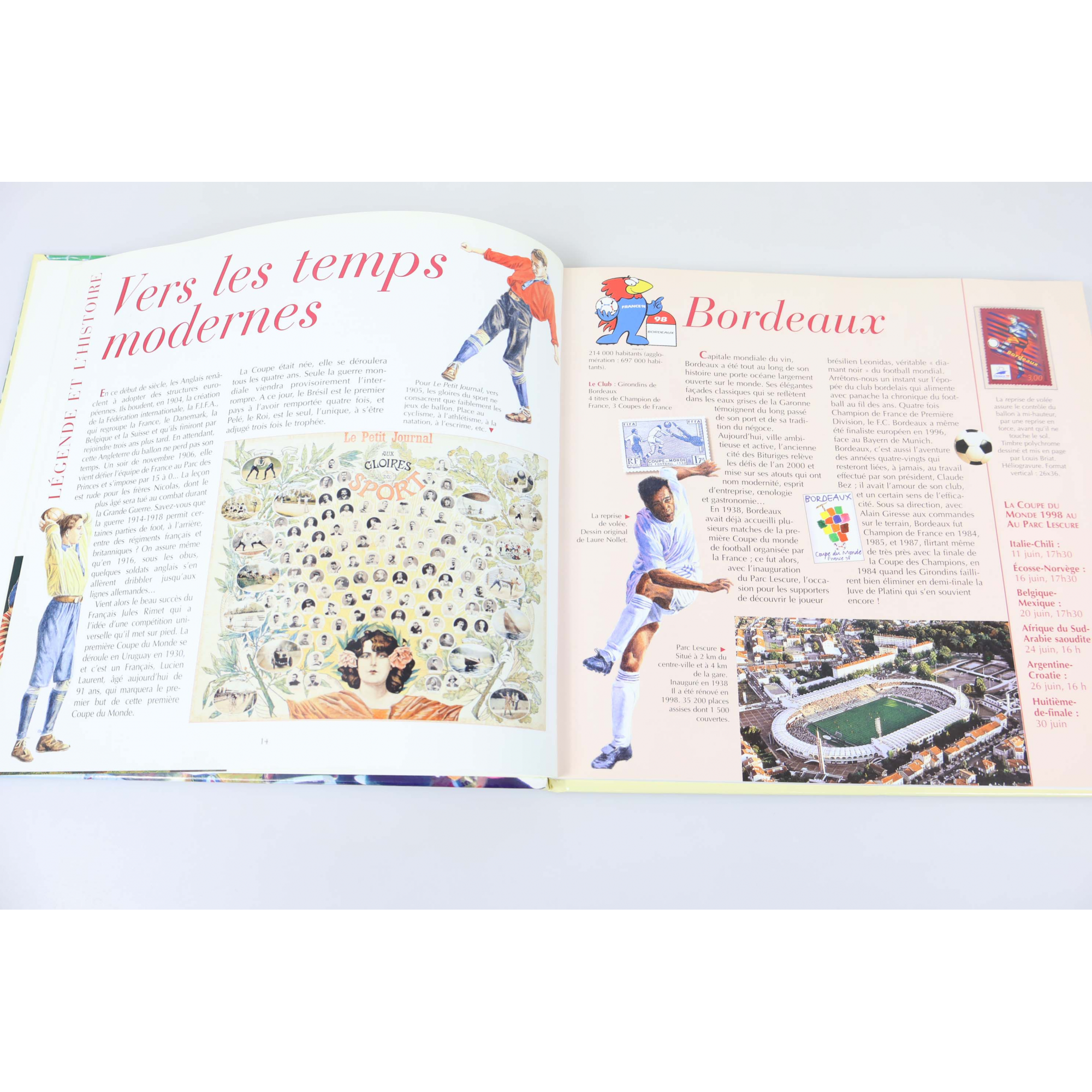 FRANCE, LIVRE DES TIMBRES "LES MÉMOIRES DE FOOTIX : 70 ANS DE COUPES DU MONDE"