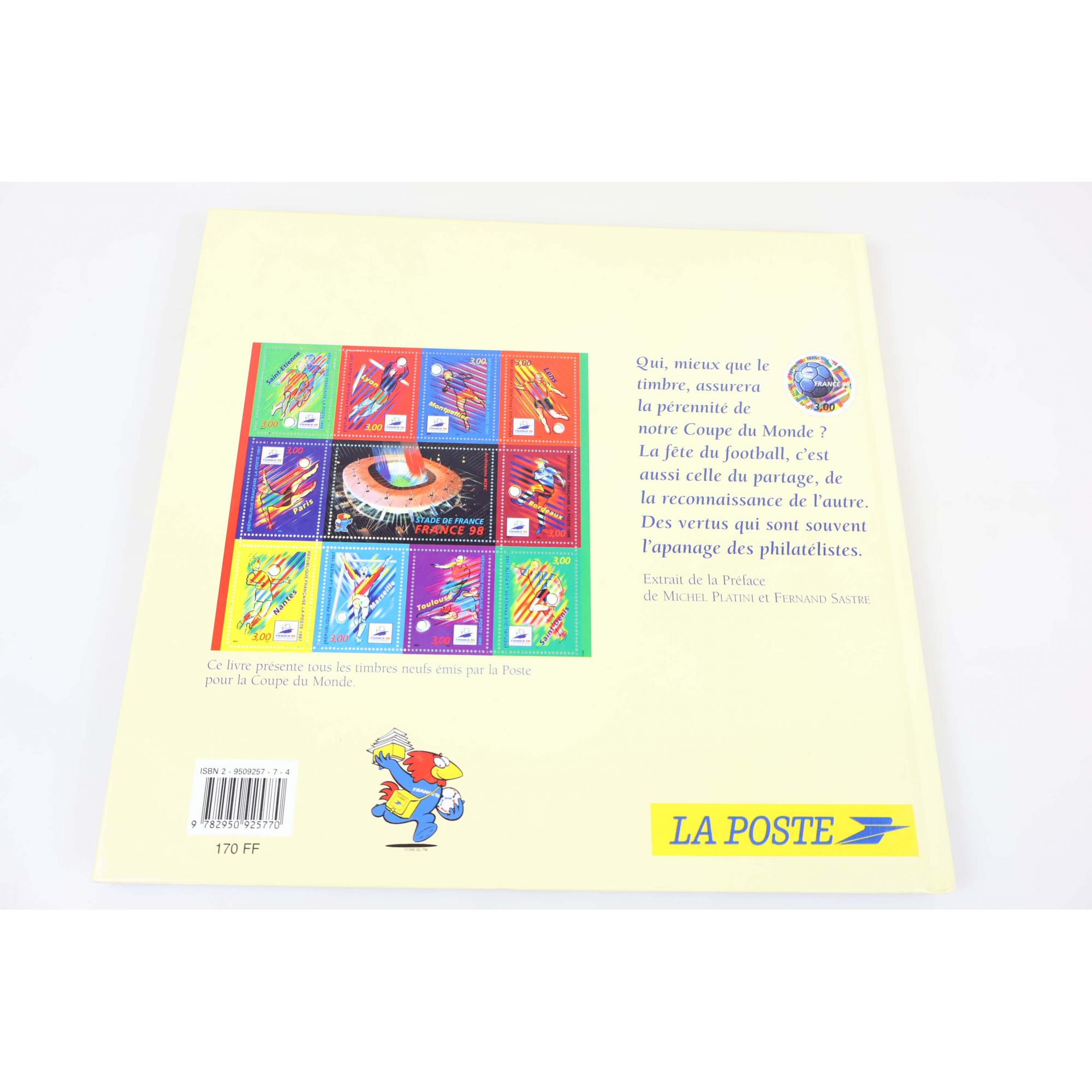 FRANCE, LIVRE DES TIMBRES "LES MÉMOIRES DE FOOTIX : 70 ANS DE COUPES DU MONDE"