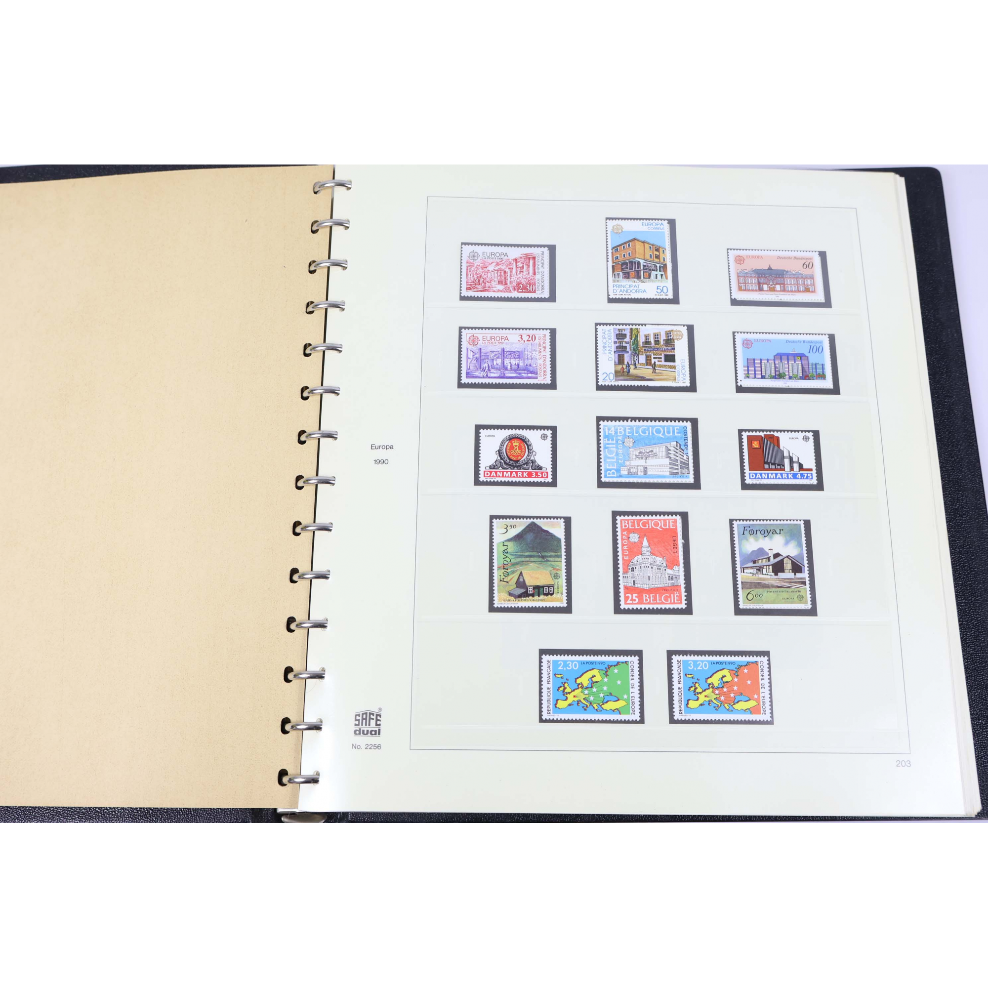COLLECTION EUROPA CLASSEUR SAFE DE 1990 A 1993 TIMBRES NEUFS COTE IMPORTANTE COLLECTION EUROPA CLASSEUR SAFE DE 1990 A 1993 TIMBRES NEUFS COTE IMPORTANTE