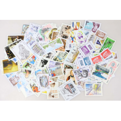 FRANCE LOT DE TIMBRES NEUFS** EN EUROS DES ANNÉES 2017 À 2019 FACIALE 130€