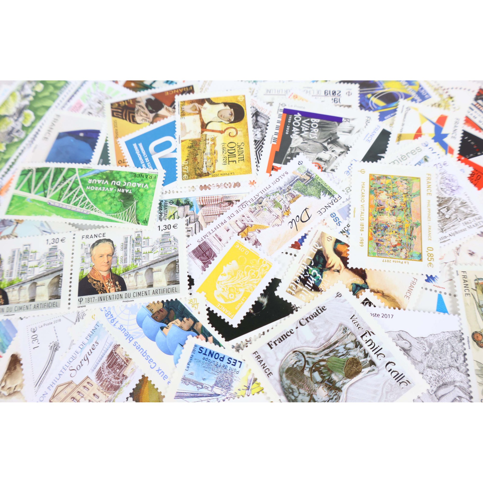 FRANCE LOT DE TIMBRES NEUFS** EN EUROS DES ANNÉES 2017 À 2020 FACIALE 212€