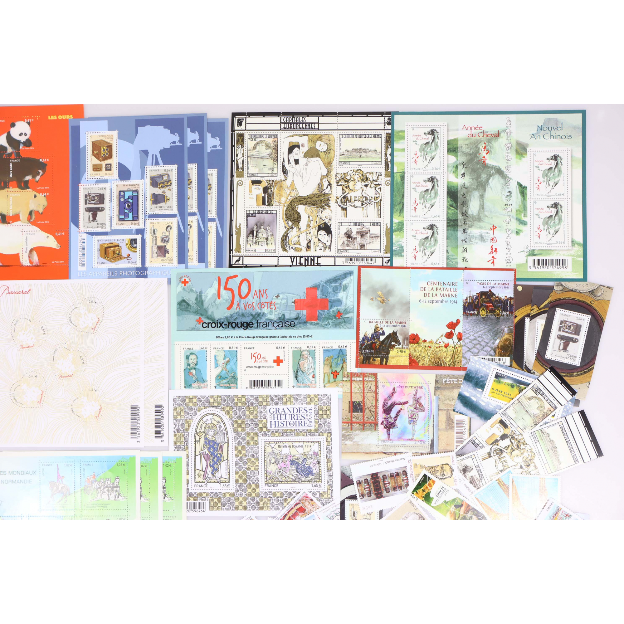 FRANCE LOT DE TIMBRES ET BLOCS/FEUILLETS EN EUROS NEUFS** DE 2014 FACIALE 217€