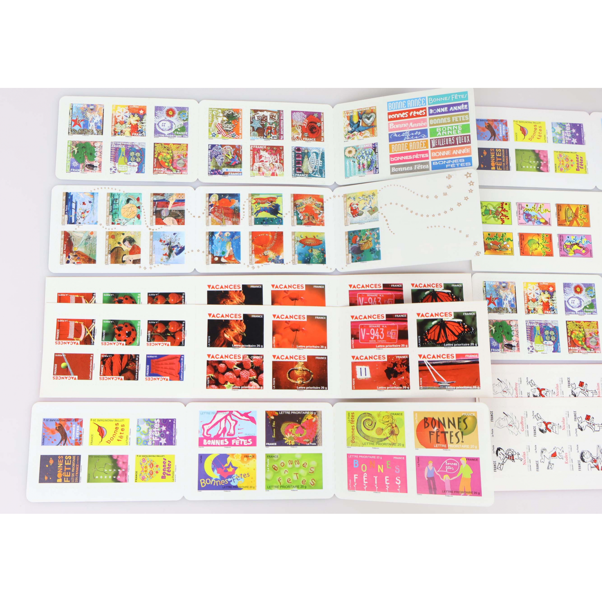 LOT DE 10 CARNETS AUTOADHÉSIFS PLIÉS DE 14 TIMBRES NEUFS À VALIDITÉ PERMANENTE