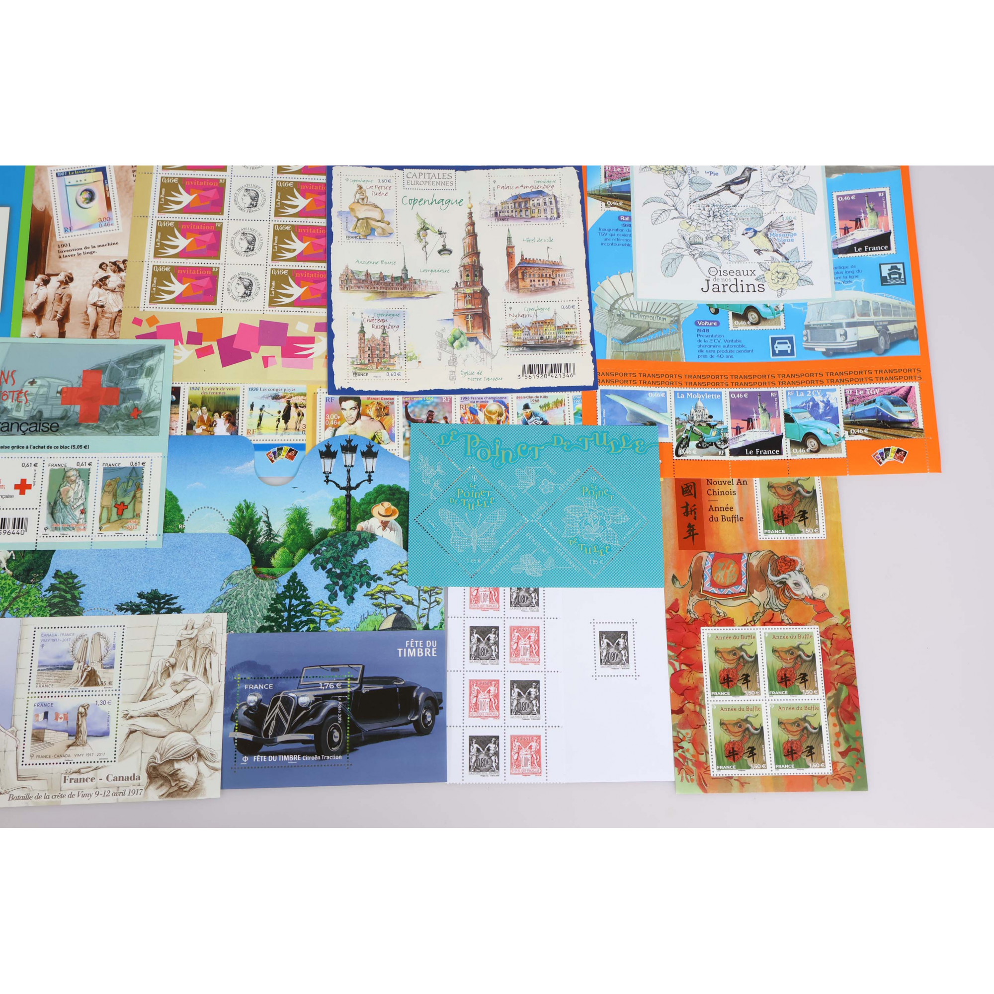 LOT DE BLOCS-FEUILLETS AVEC DÉFAUTS MINEURS TIMBRES NEUFS** FACIALE IMPORTANTE