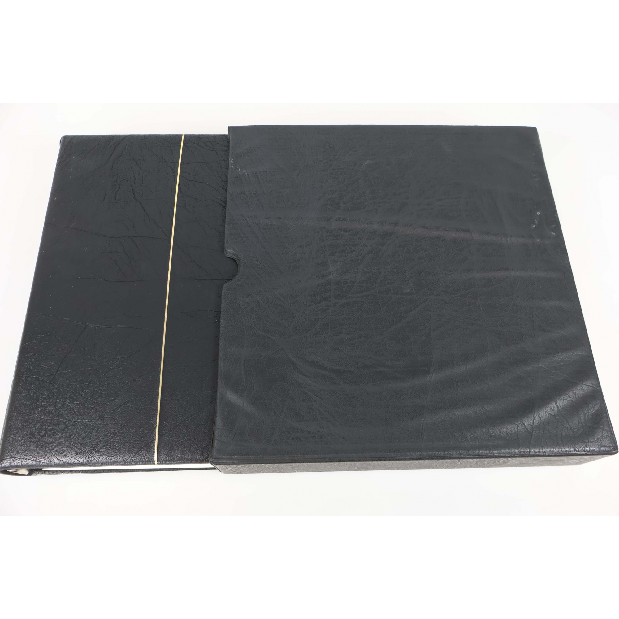 ALBUM LEUCHTTURM POUR RANGER UNE COLLECTION DE TIMBRES DE FRANCE DE 2001 A 2004