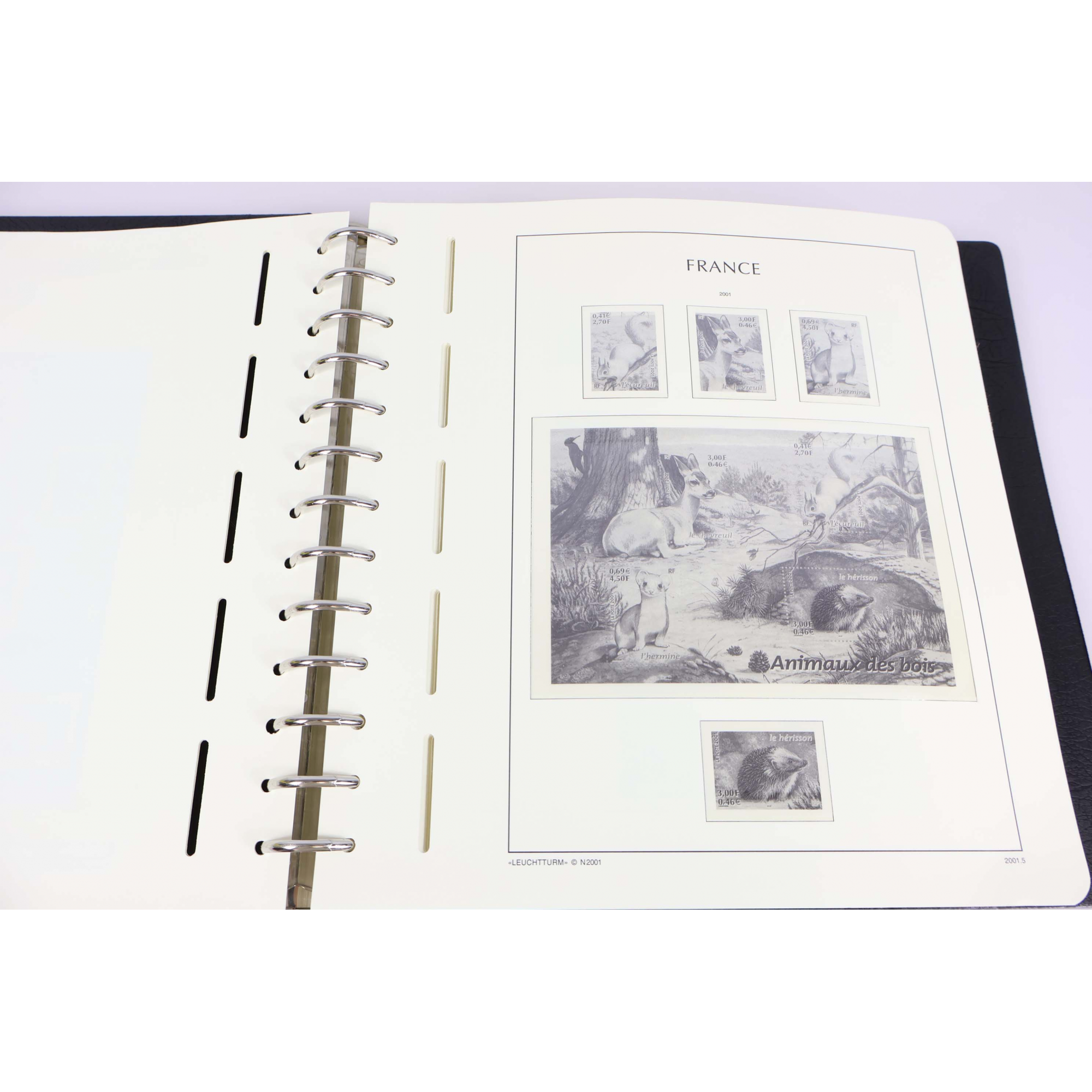 ALBUM LEUCHTTURM POUR RANGER UNE COLLECTION DE TIMBRES DE FRANCE DE 2001 A 2004