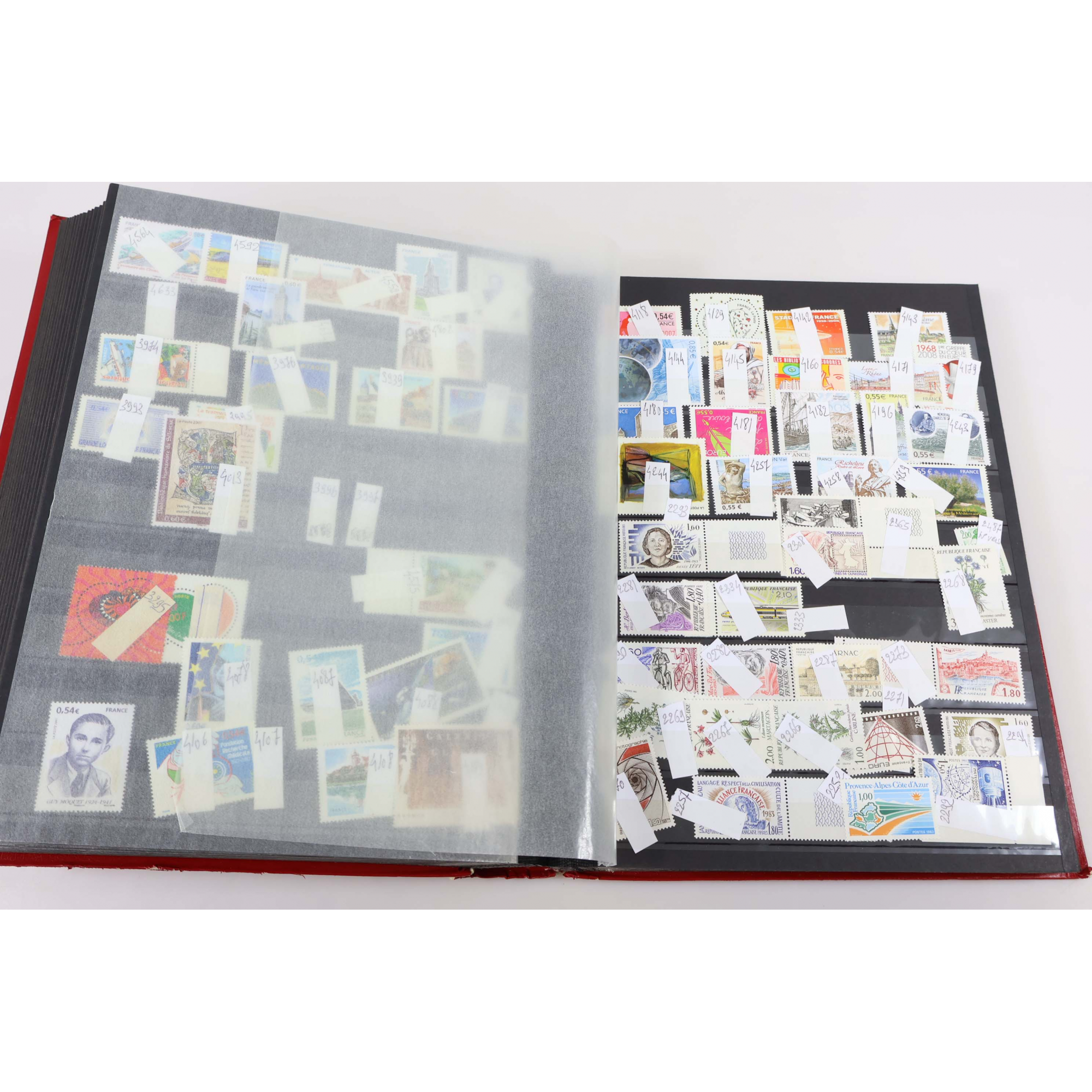 COLLECTION / LOT DE TIMBRES NEUFS** EN FRANCS ET EUROS FACIALE ÉLEVÉE