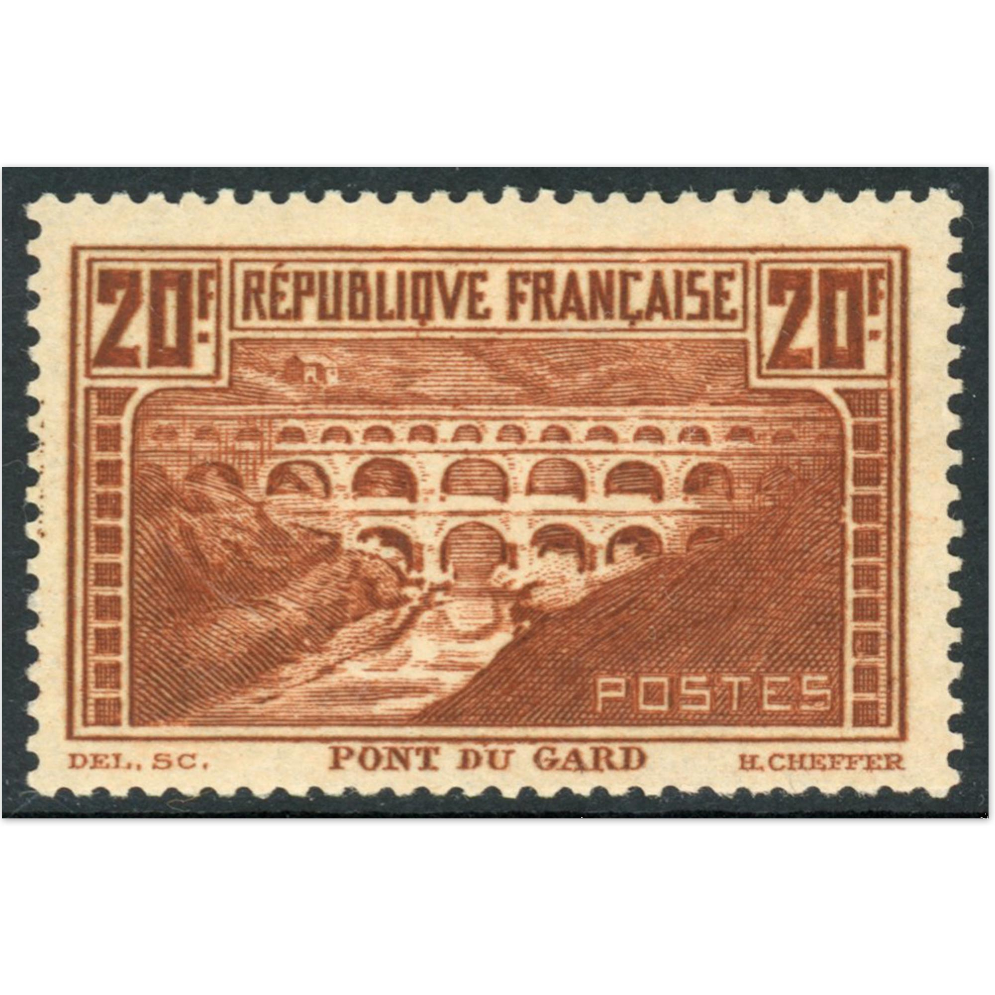 PONT DU GARD N°262 TIMBRE DE FRANCE NEUF* COTE 325€ GOMME SUPERBE