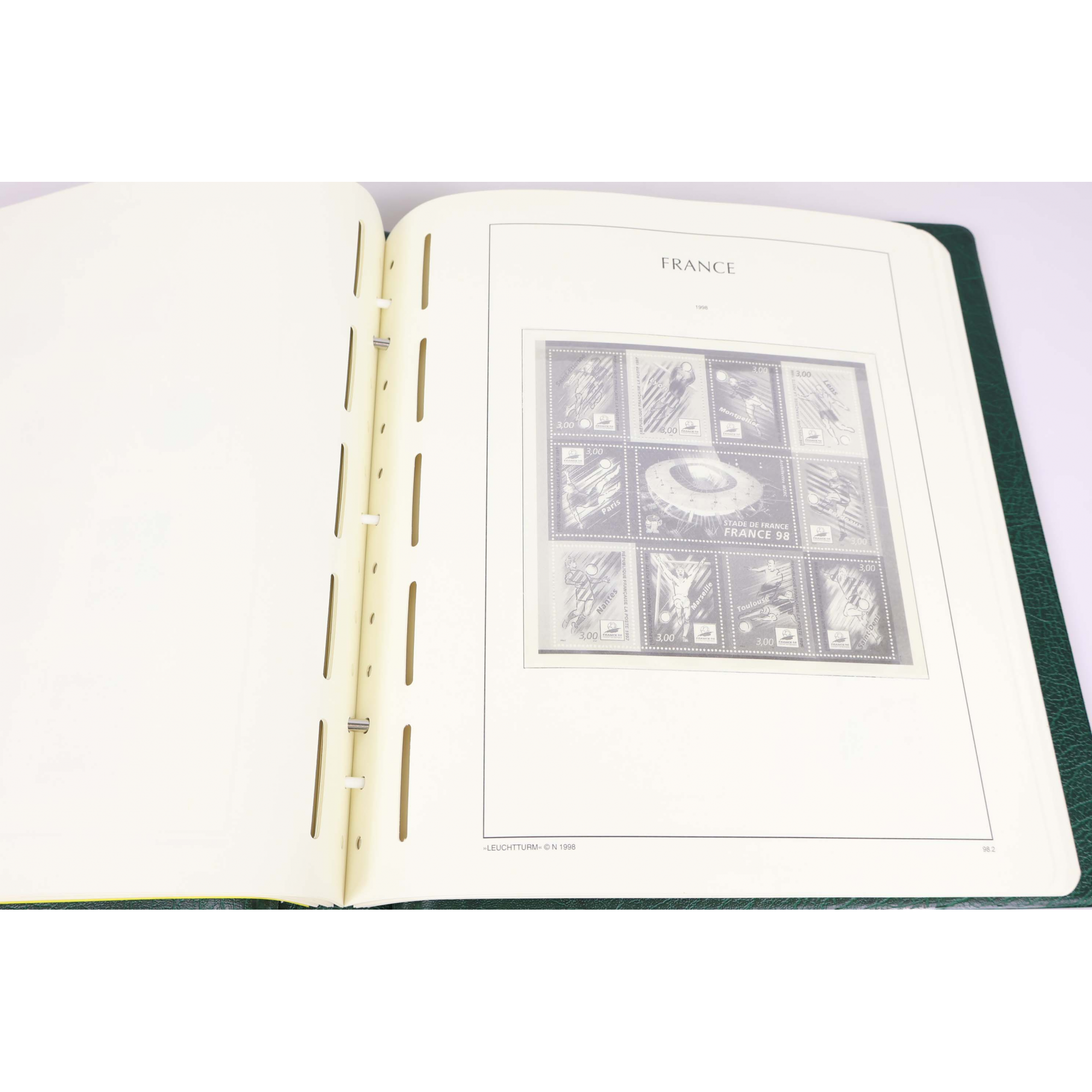 ALBUM LEUCHTTURM POUR RANGER UNE COLLECTION DE TIMBRES DE FRANCE DE 1995 A 1999