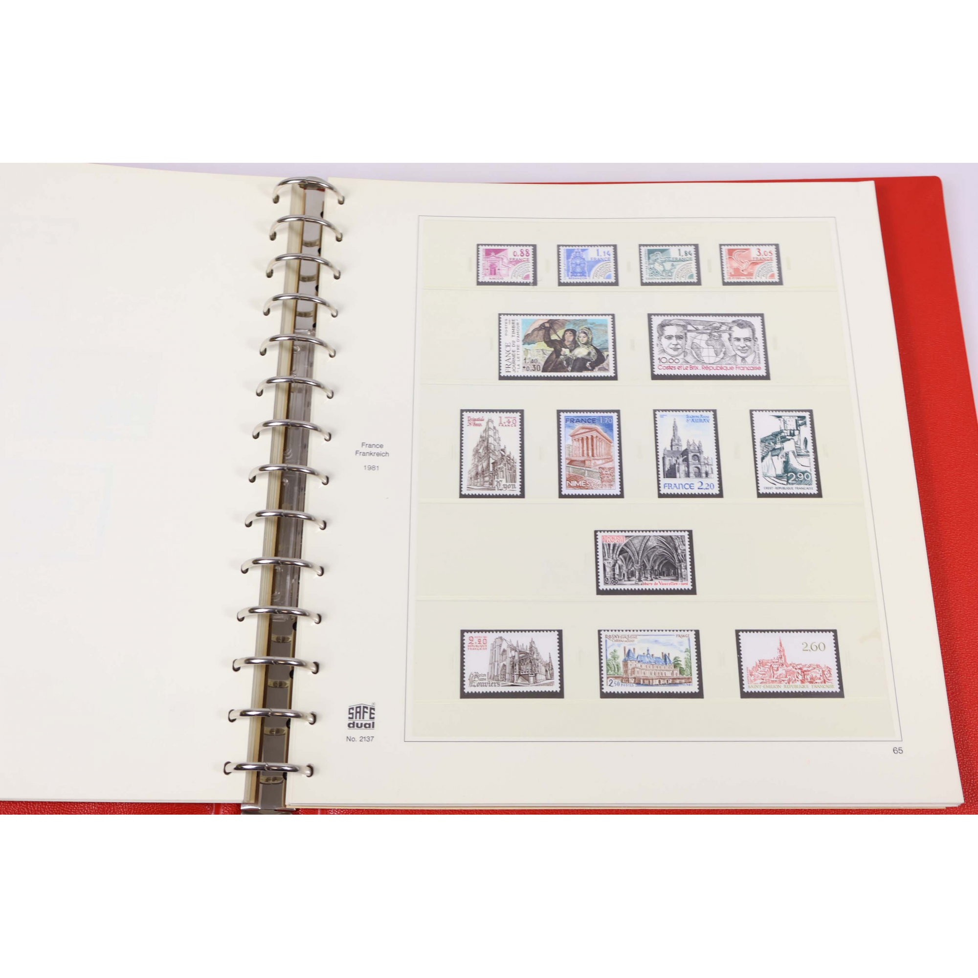 COLLECTION/LOT TIMBRES NEUFS** EN FRANCS 1977 À 1984 DANS ALBUM SAFE VF 909ffr