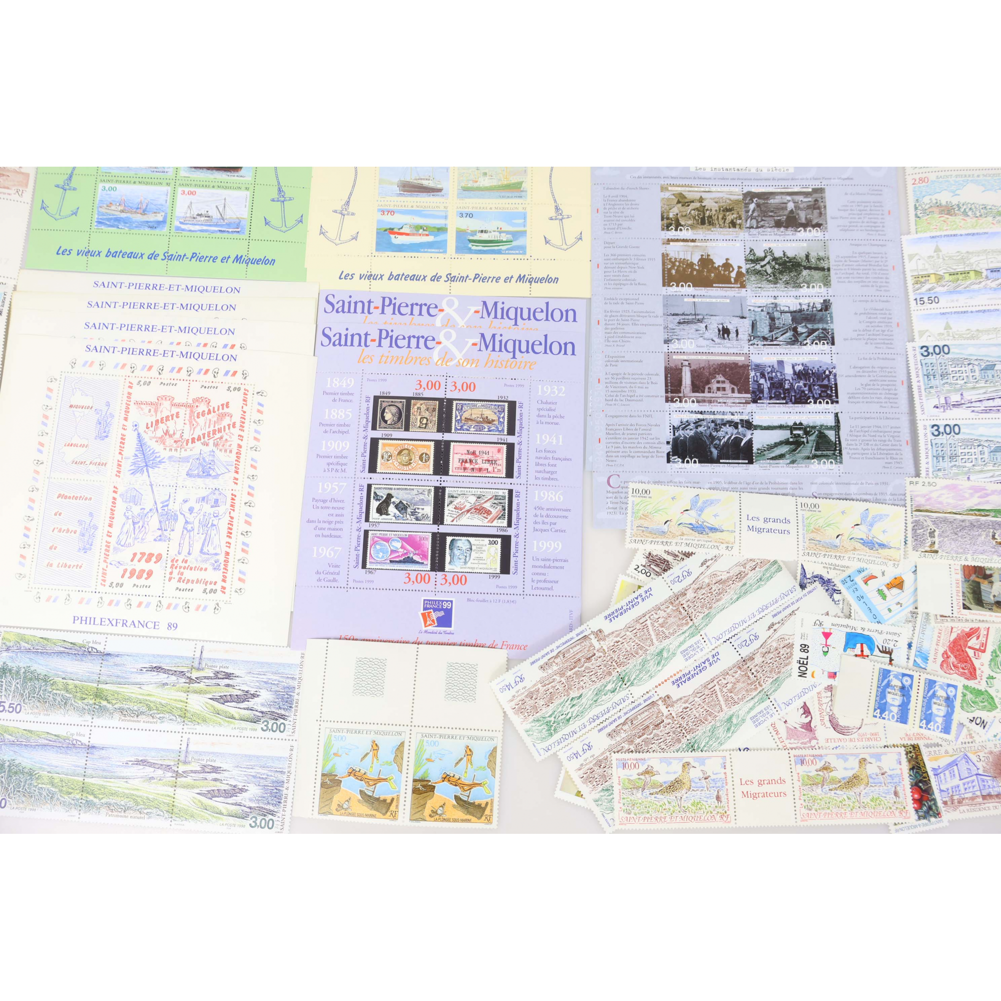 SAINT PIERRE ET MIQUELON, LOT DE TIMBRES ET BLOCS EN FRANCS , NEUFS** VF 2526ffr