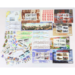 SAINT PIERRE ET MIQUELON, LOT DE TIMBRES ET BLOCS EN EUROS, NEUFS** FACIALE 289€