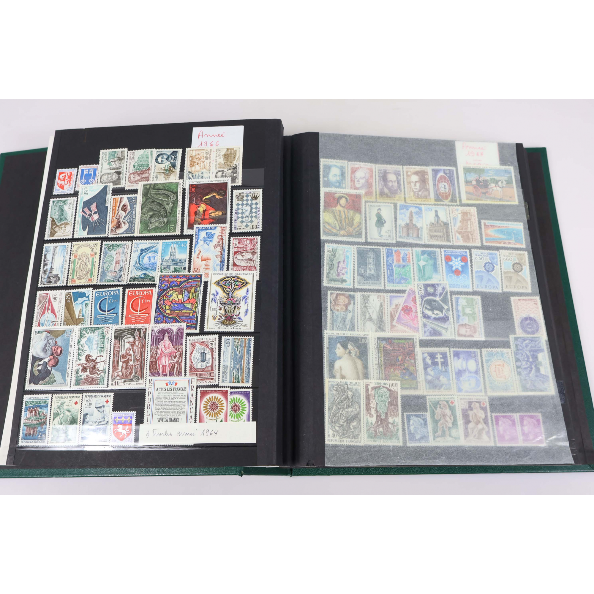 COLLECTION/LOT TIMBRES NEUFS** EN FRANCS ENTRE 1969 ET 1989 DANS ALBUM VF 554ffr