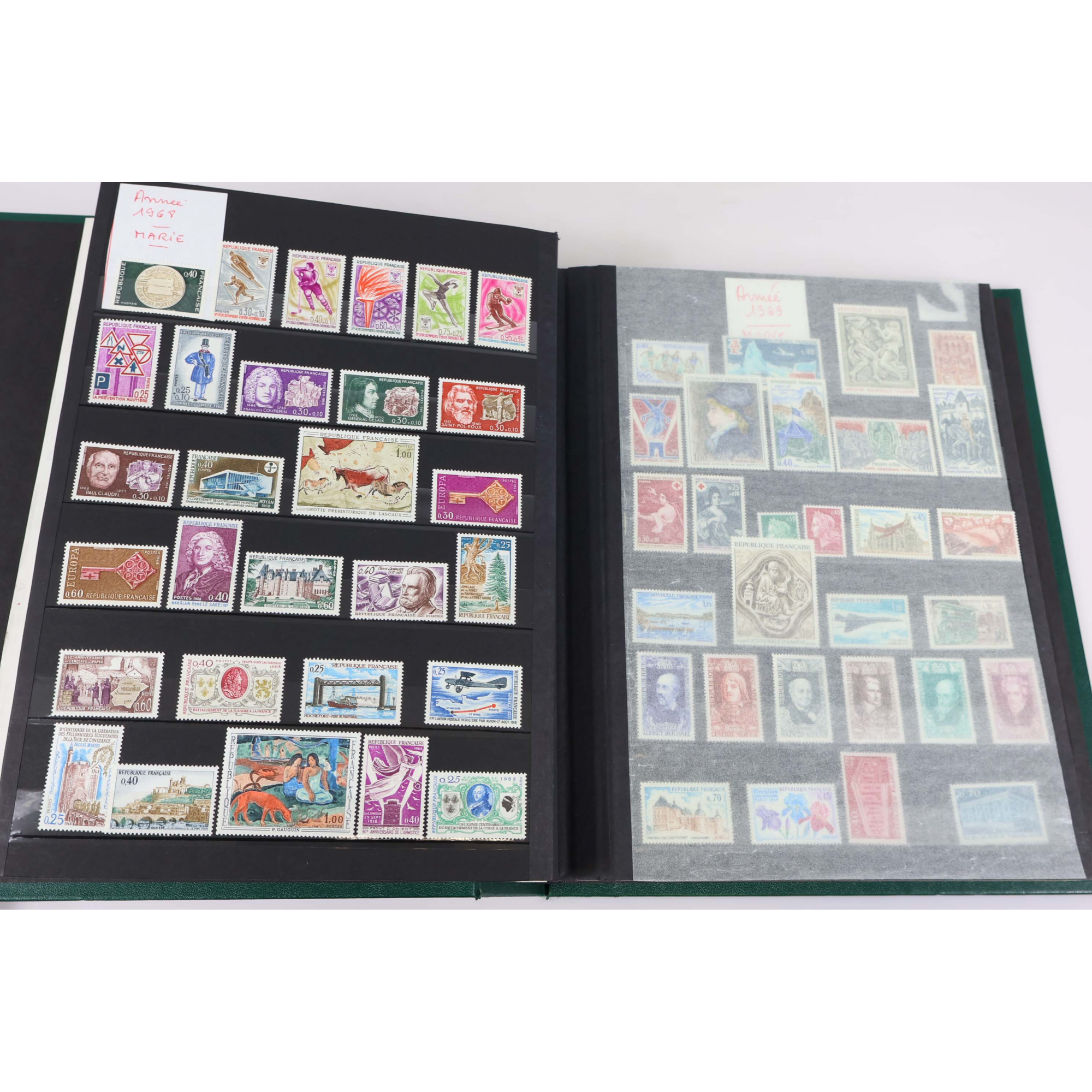 COLLECTION/LOT TIMBRES NEUFS** EN FRANCS ENTRE 1969 ET 1989 DANS ALBUM VF 554ffr