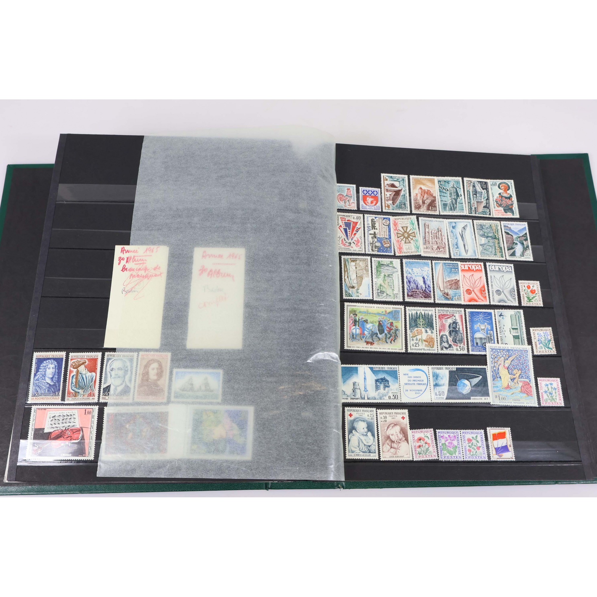 COLLECTION/LOT TIMBRES NEUFS** EN FRANCS ENTRE 1969 ET 1989 DANS ALBUM VF 554ffr